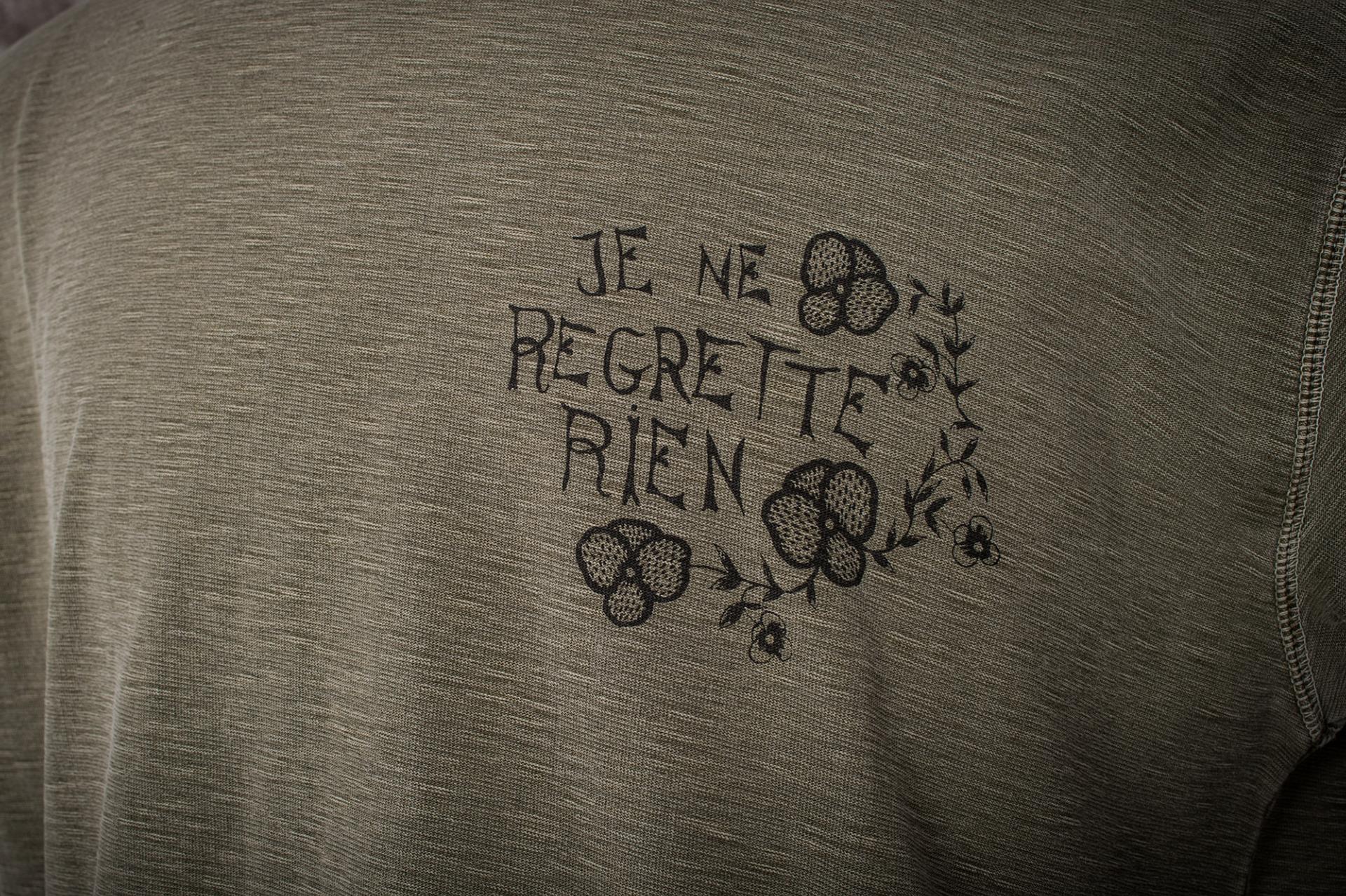 LE TRICOT "JE NE REGRETTE RIEN" - KAKI