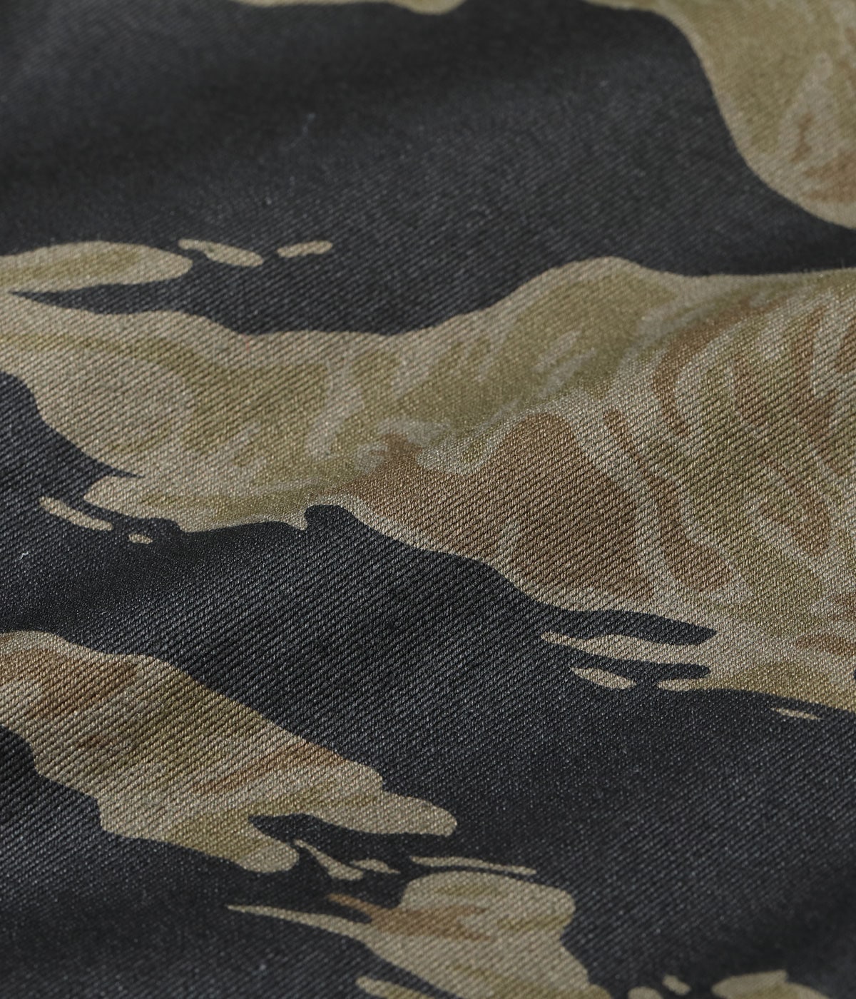 BR42594 WILLIAM GIBSON COLLECTION BLACK TIGER PATTERN TROUSERS OVER DYE - BLACK