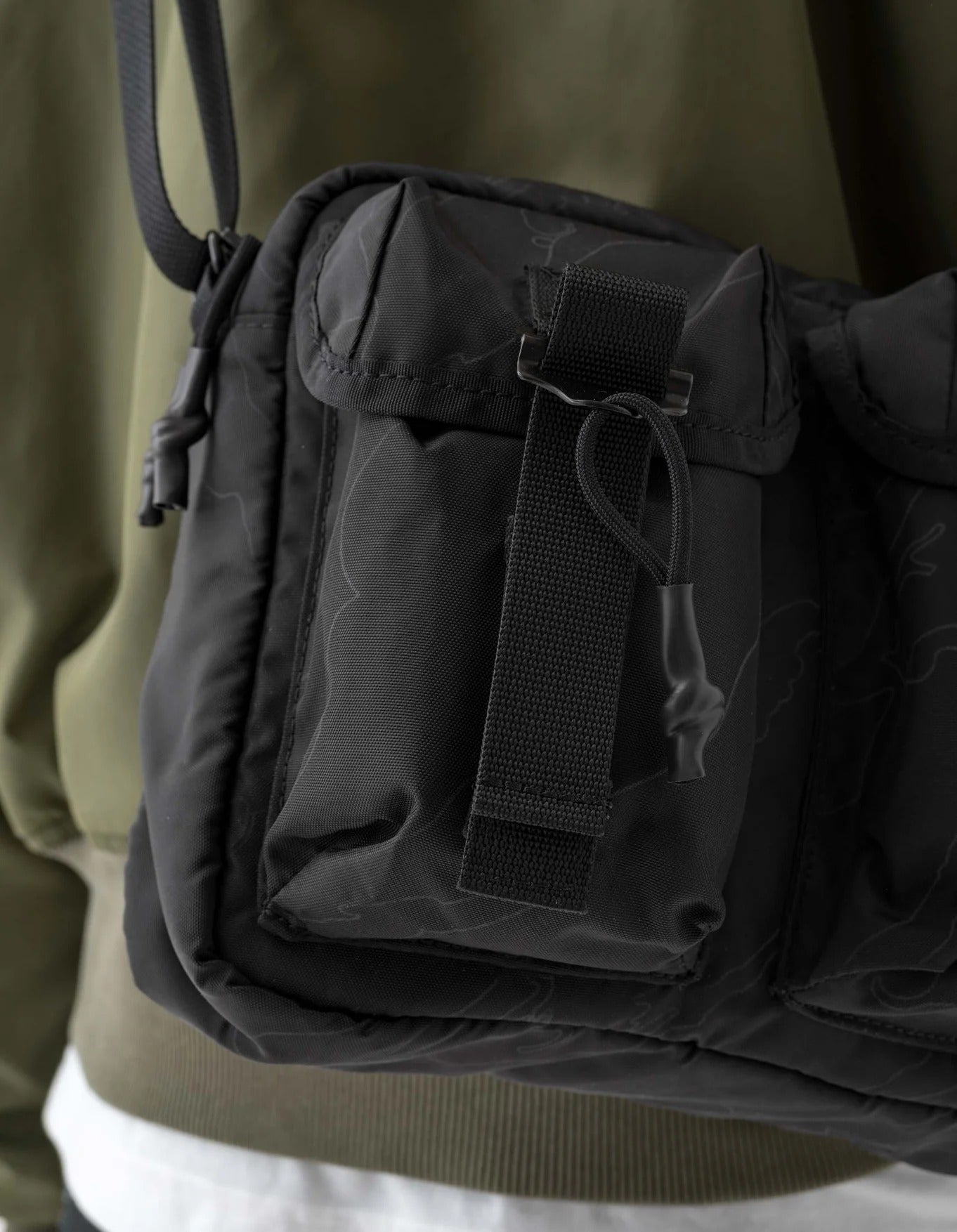 1532 CAMO M.A.L.I.C.E. CROSS BODY BAG - BLACK