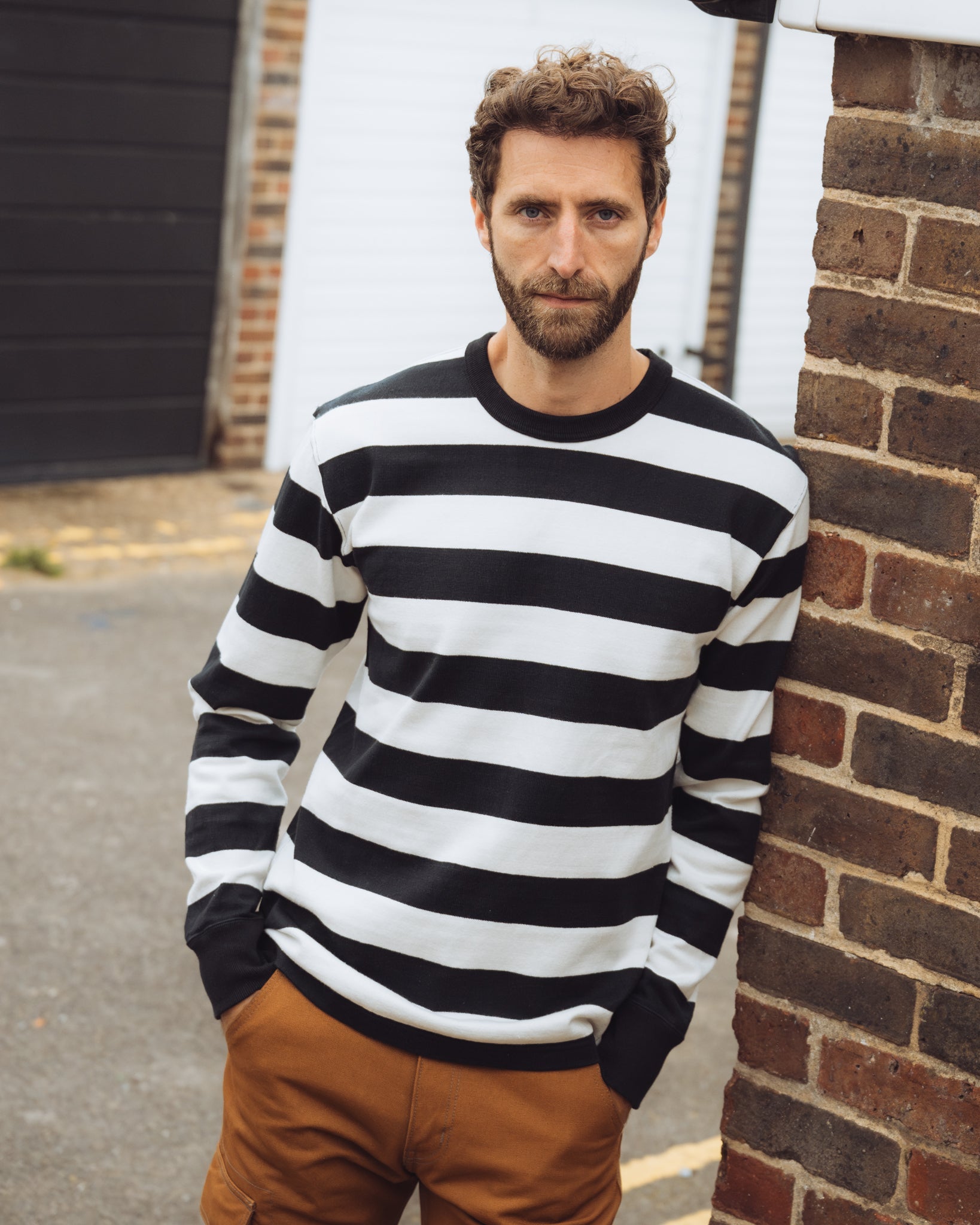 IHTB-01-BLK-WHT 11OZ COTTON KNIT LONG-SLEEVED SWEATER - BLACK/WHITE