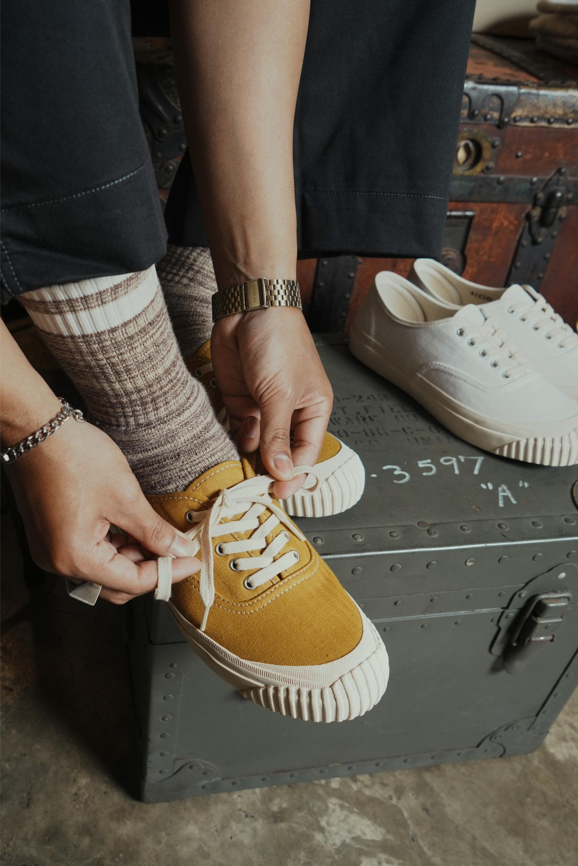 DECK WALKER - YELLOW SAND