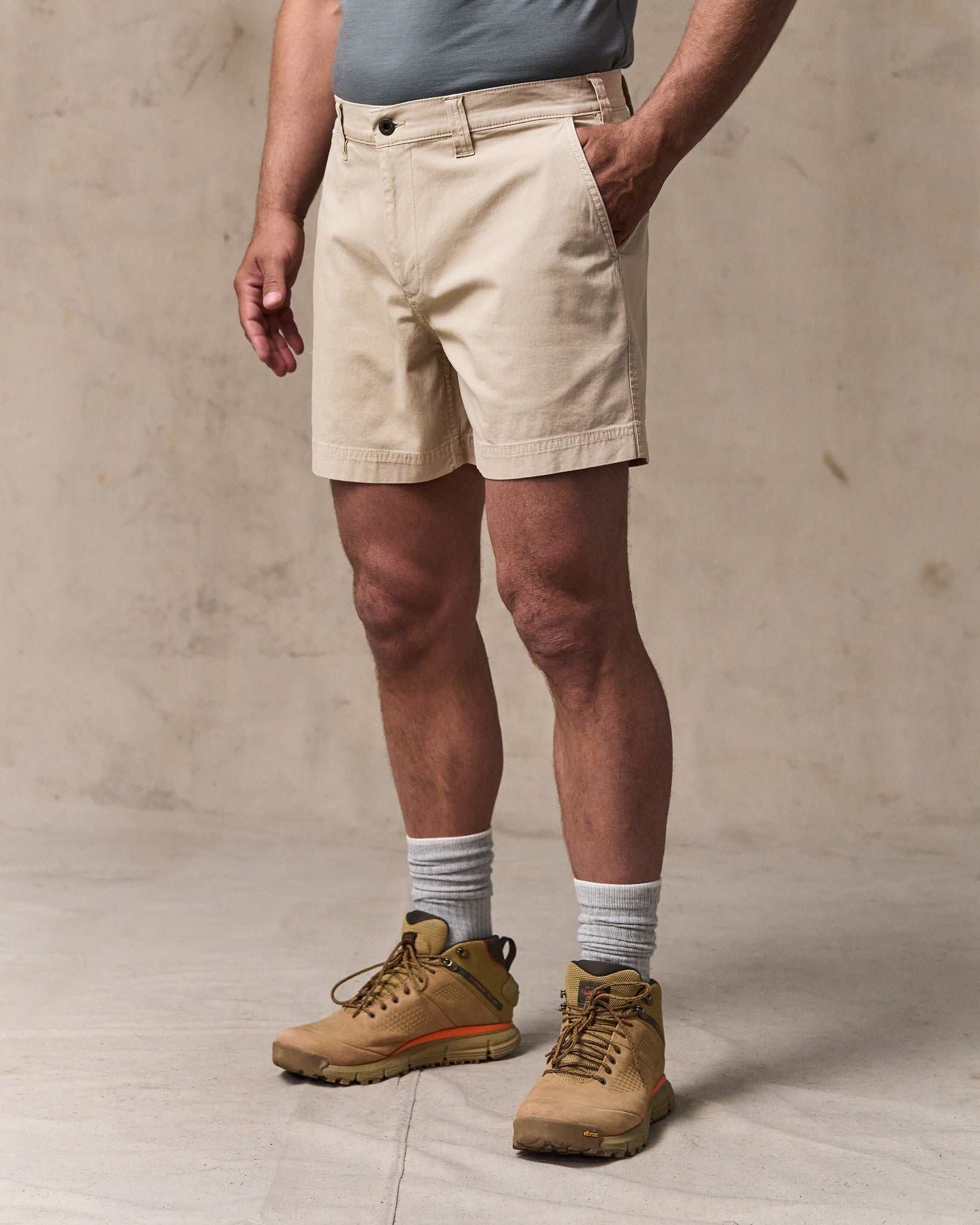 GRANITE MOUNTAIN 6" SHORTS - BUCK TAN
