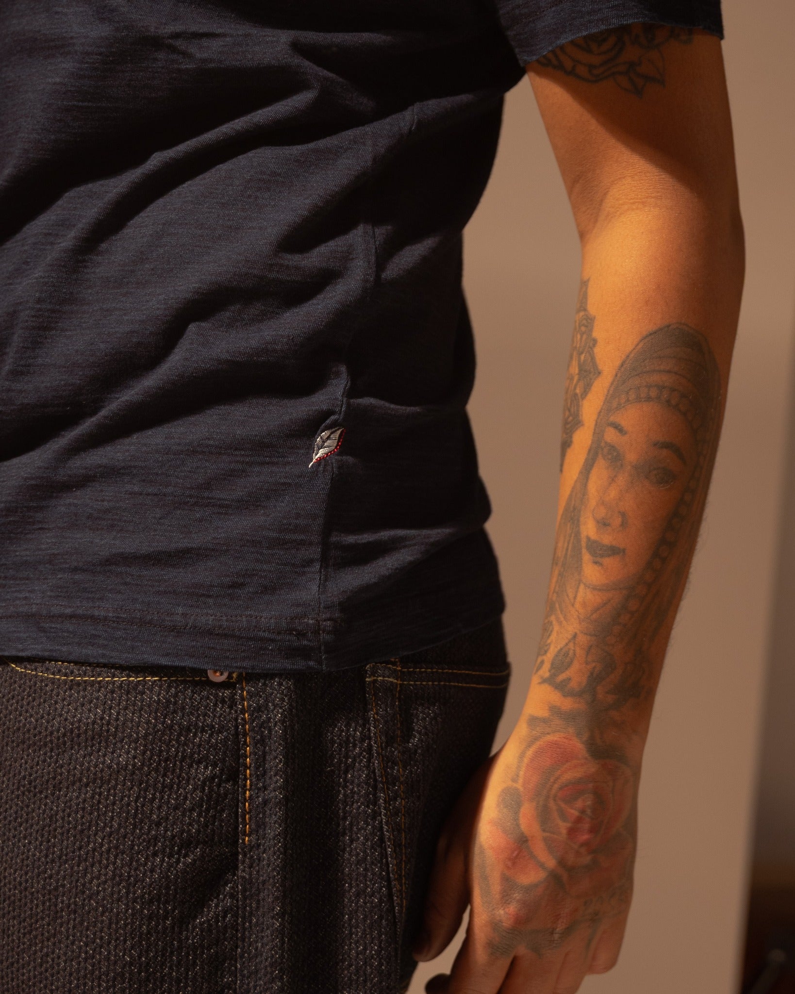 5406-6 SUMMER EMBROIDERED INDIGO TEE S/S - SURFER