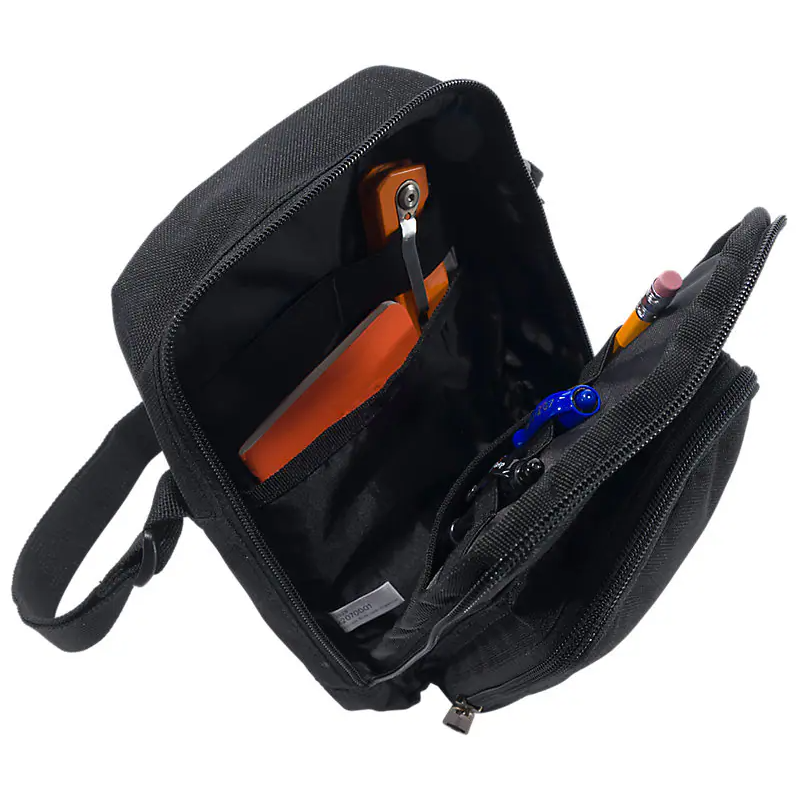 CROSSBODY ZIP BAG - BLACK