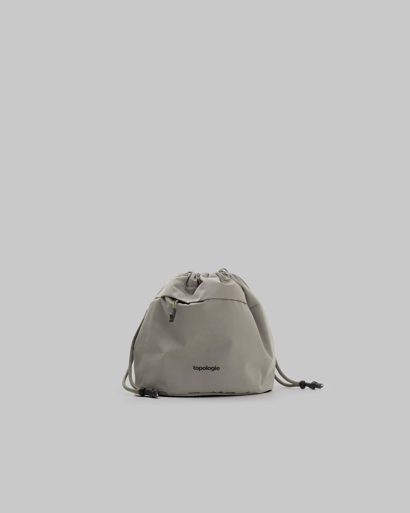 WARES BAGS REVERSIBLE BUCKET - MOSS (TECH SATEEN)