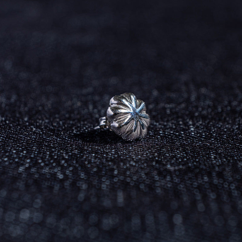 O-006 CONCHO PIERCED EARRING