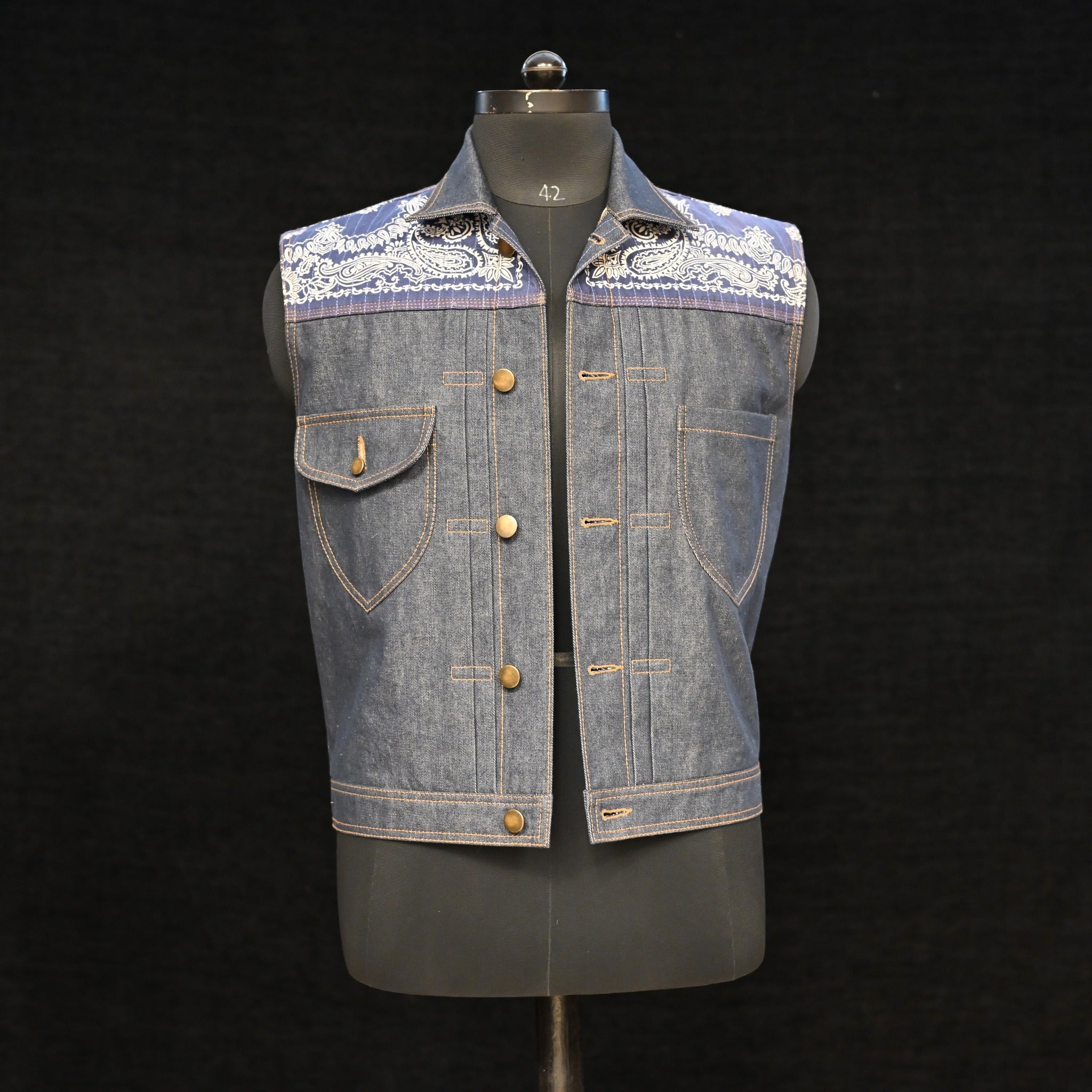 AK/PR/LOT1/VEST/008 Quilted Cowboy Bandana Yoke Pleated Denim Vest (Japan Selv) - INDIGO