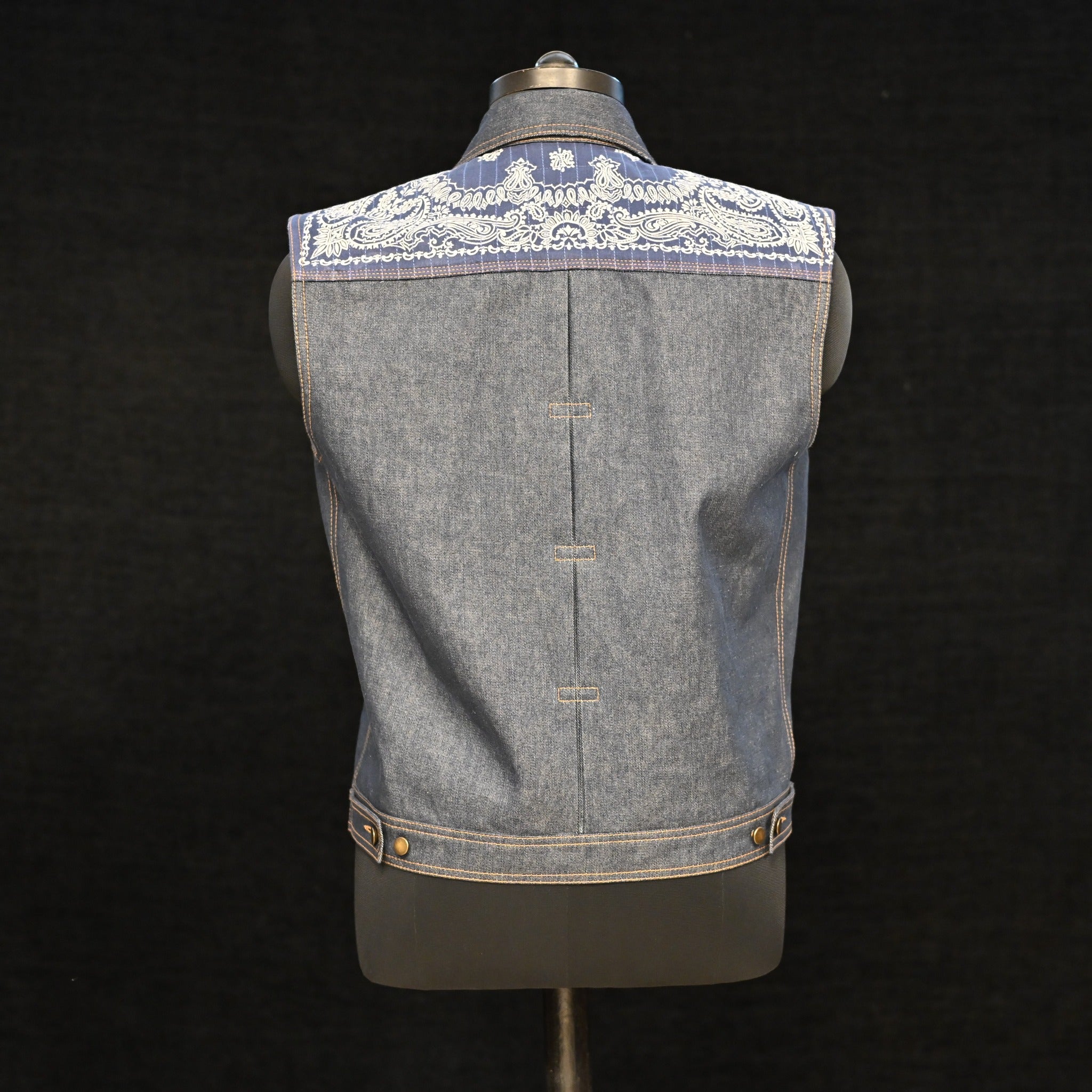 AK/PR/LOT1/VEST/008 Quilted Cowboy Bandana Yoke Pleated Denim Vest (Japan Selv) - INDIGO