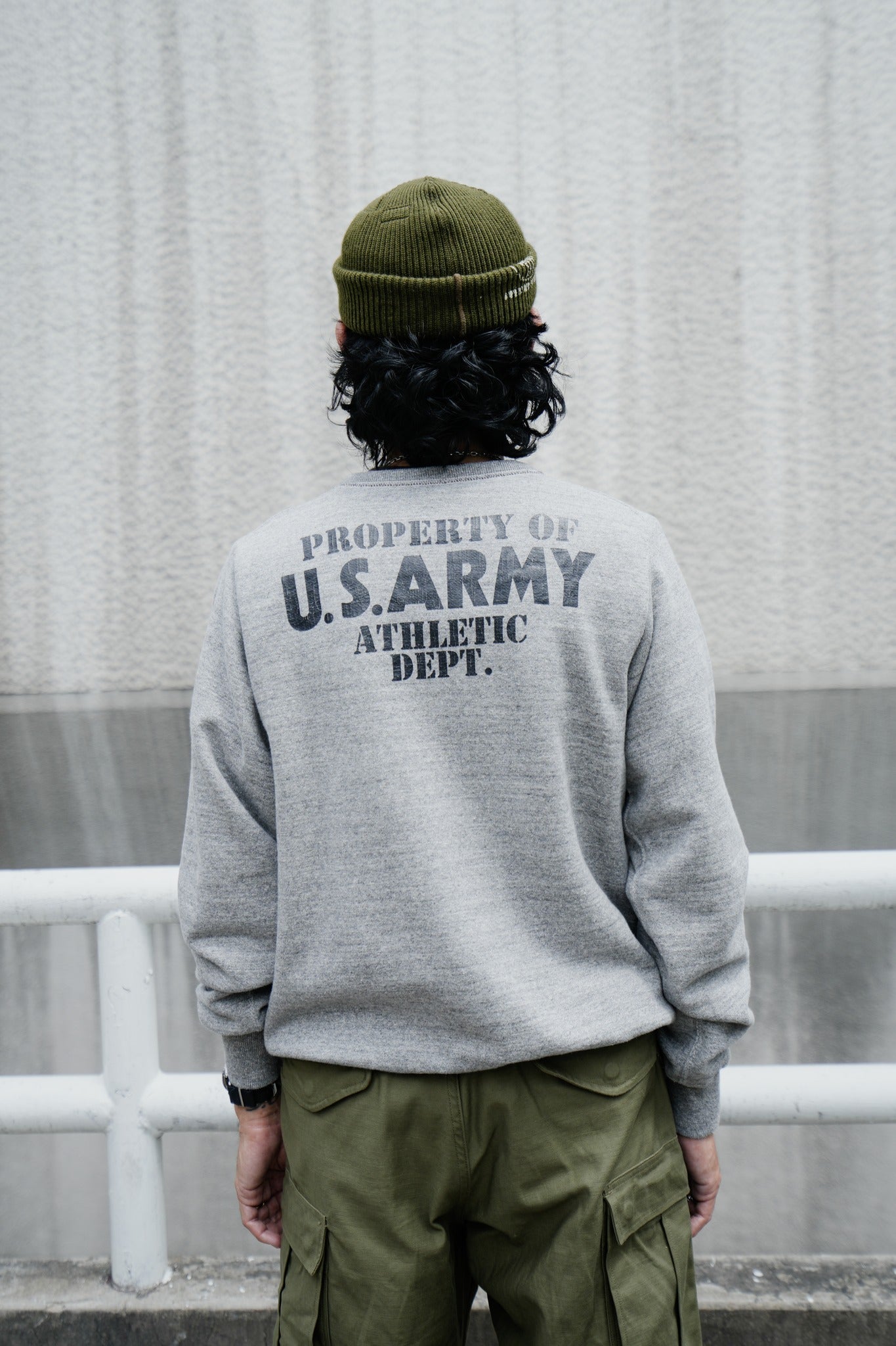 BR69506 FREEDOM SLEEVE SWEATSHIRT "US ARMY ATHLETIC DEPT." - Heather Gray