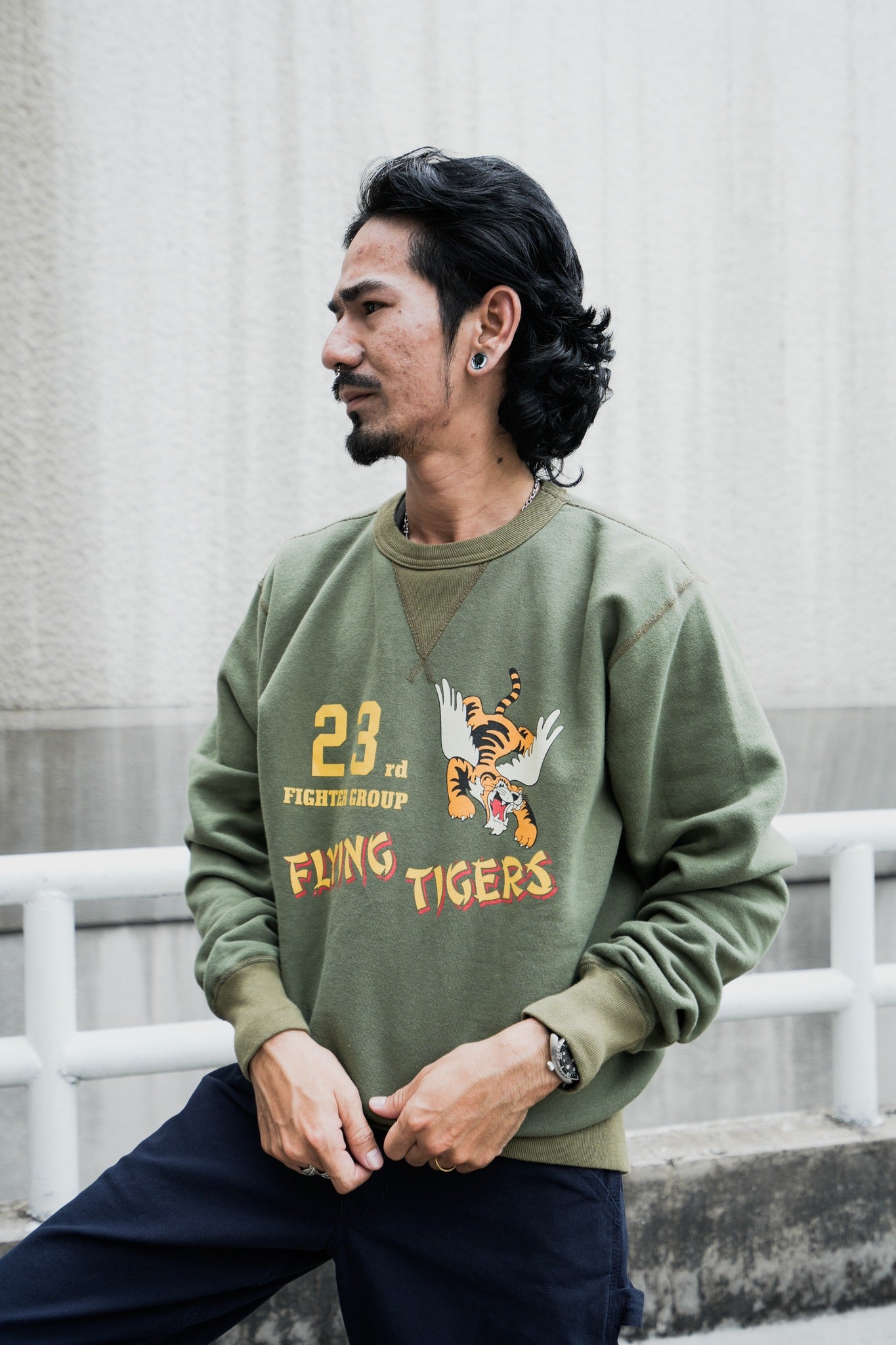 BR69501 SET-IN CREW NECK SWEAT SHIRT "23RD FIGHTER GROUP" - OLIVE