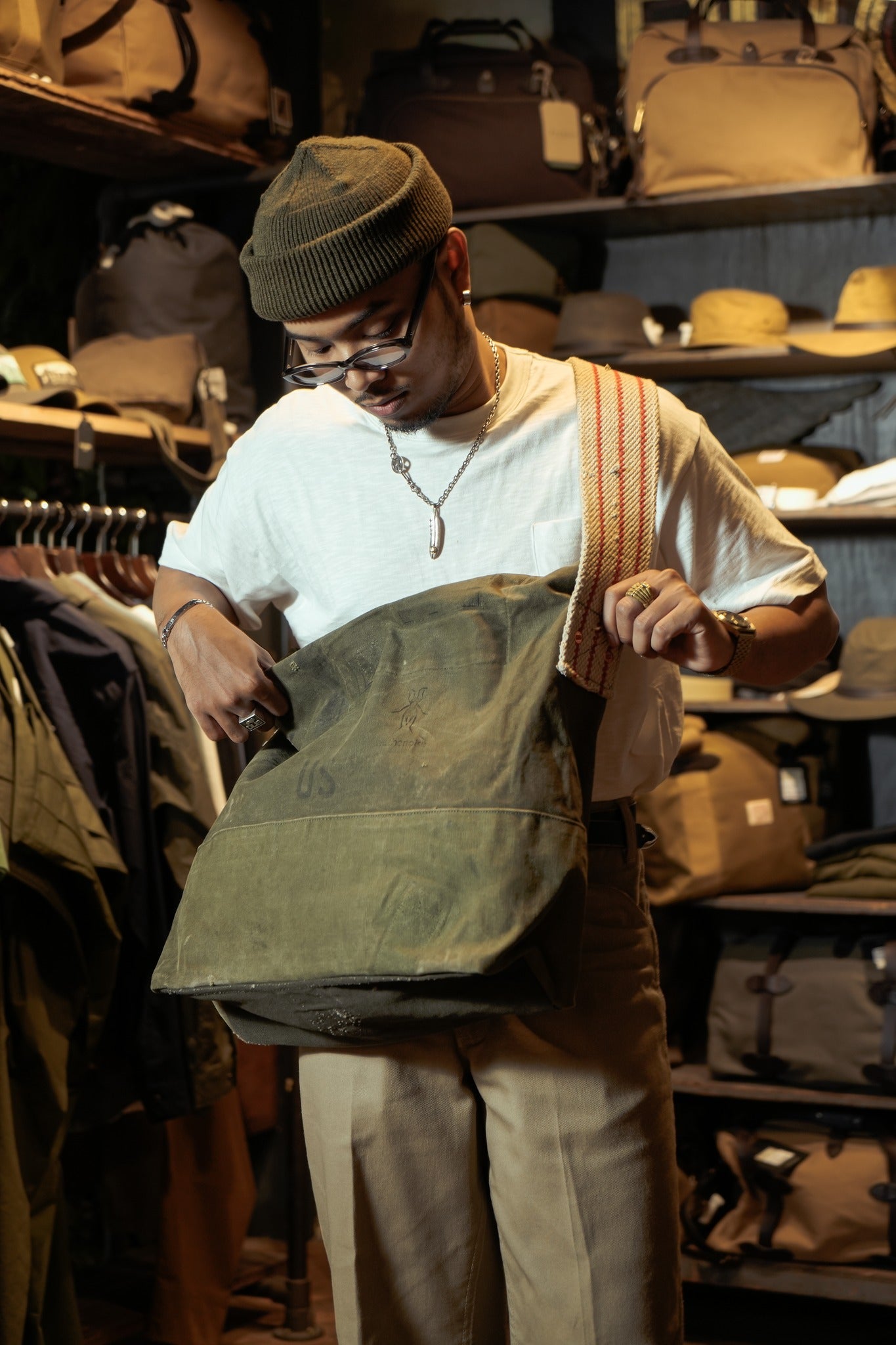 VINTAGE MILITARY DUFFLE BAG REMAKE SHOULDER BAG WITH WIDE BELT - VINTAGE