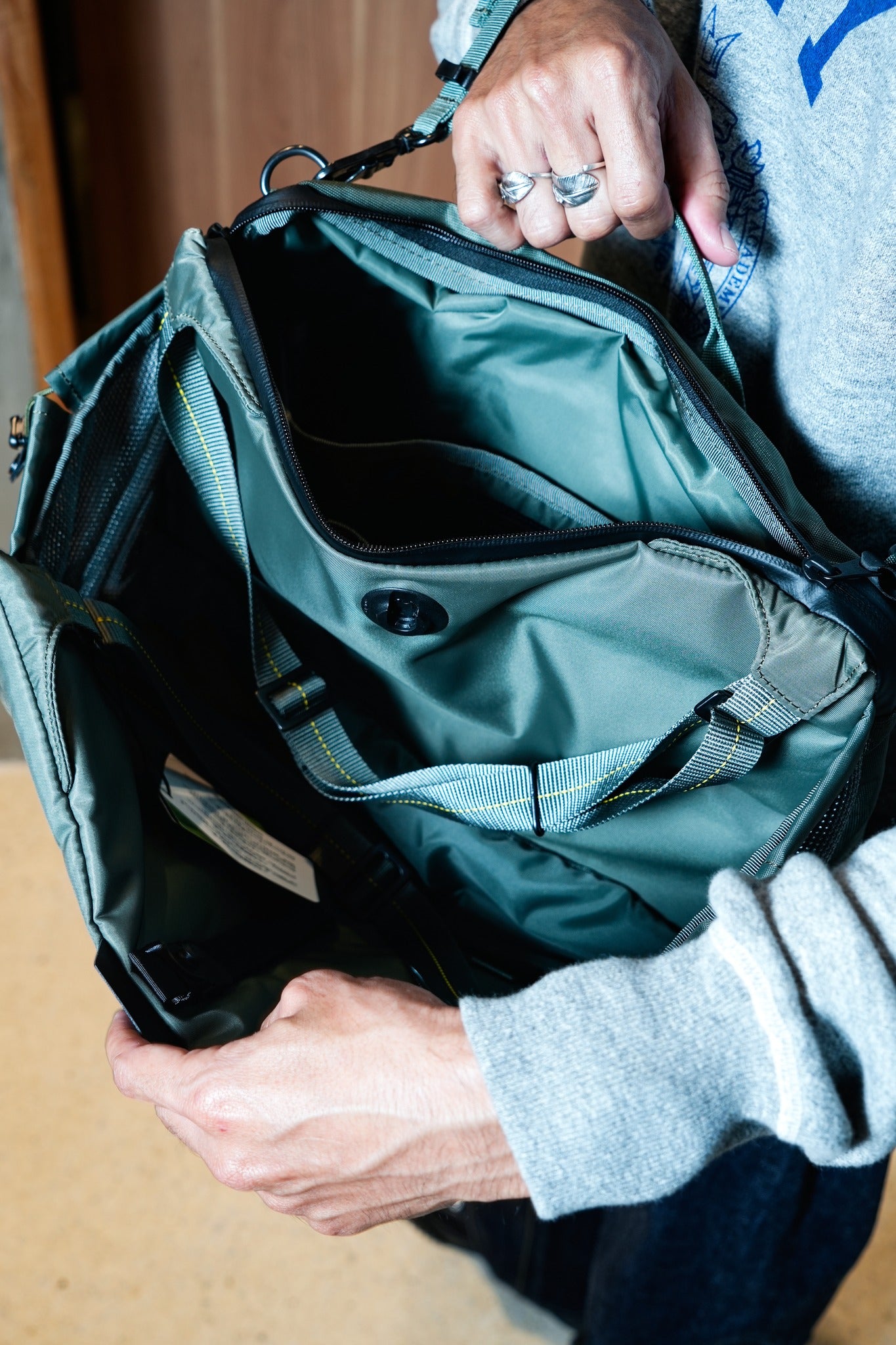 HWN-0061 WINGMAN 4WAY BAG - SAGE GREEN