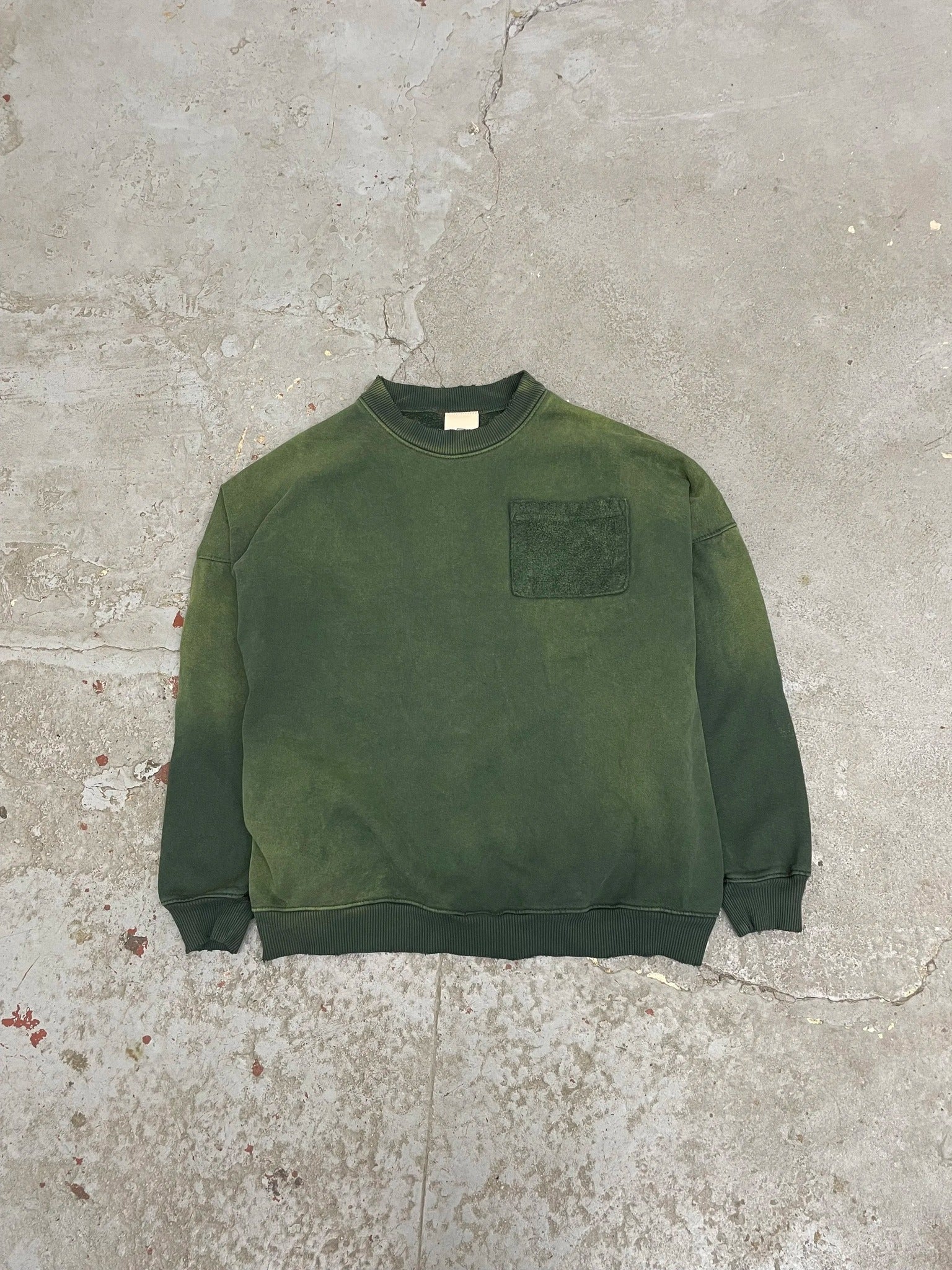 REVERSE POCKET CREW - AGED FOREST GREEN