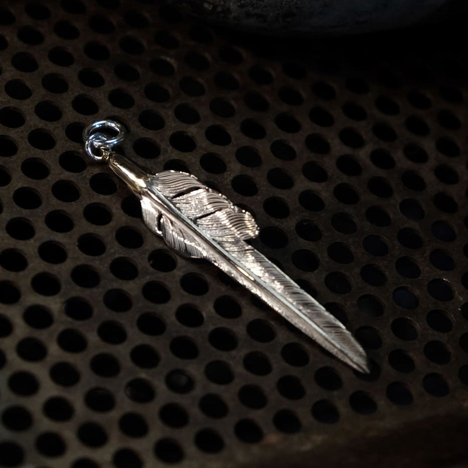EFNL-0047-R 18K EAGLE HEAD KAZEKIRI FEATHER