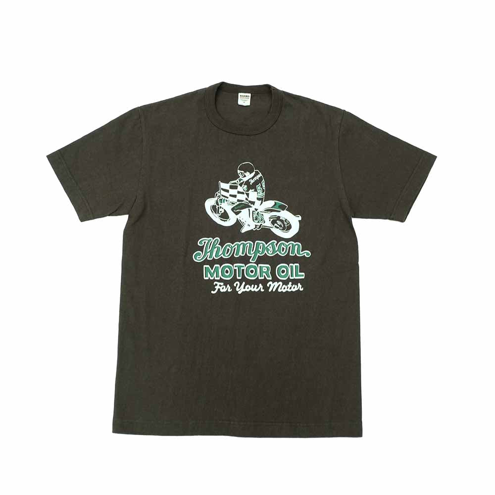 BR-25290 STANDARD TSURIAMI Crew Neck Print T-Shirt Thompson MOTOR OIL - BLACK