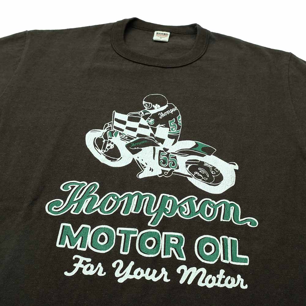 BR-25290 STANDARD TSURIAMI Crew Neck Print T-Shirt Thompson MOTOR OIL - BLACK