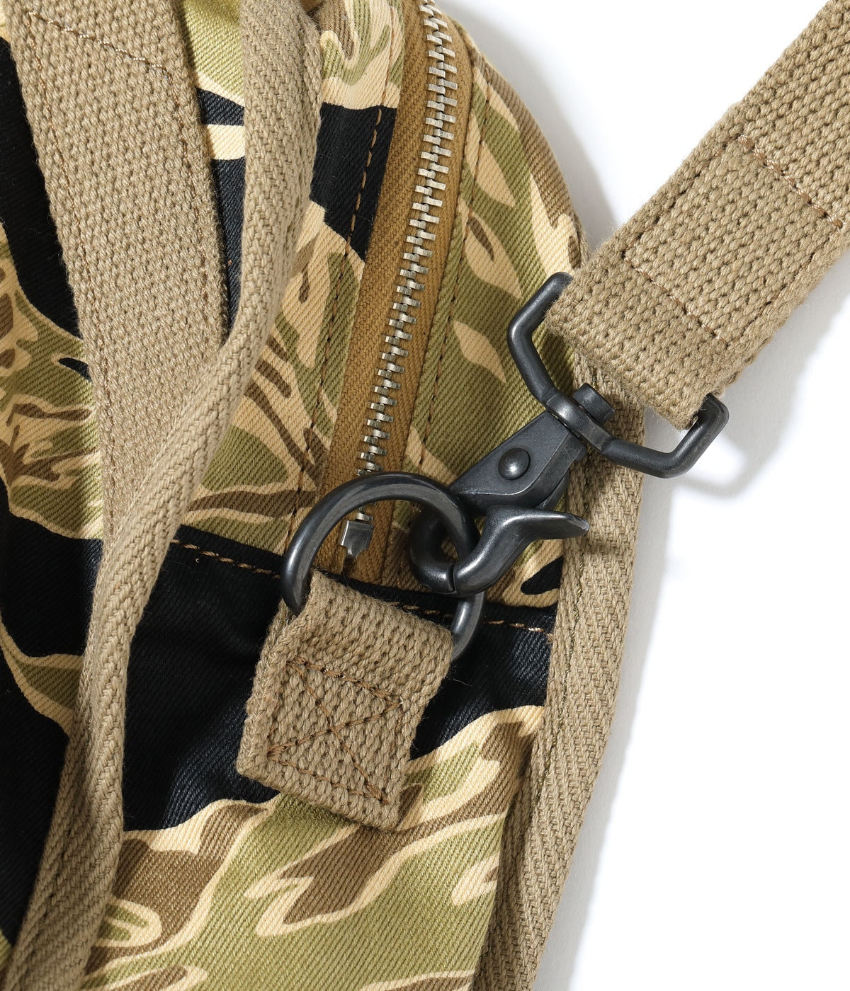 BR02878 SUIT-PNEUMATIC ANTI-G, TYPE G-3A TIGER CAMOUFLAGE BAG - CAMOUFLAGE