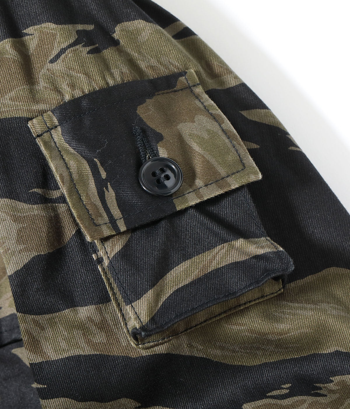 BR15778 WILLIAM GIBSON COLLECTION BLACK TIGER PATTERN JACKET OVER DYE - BLACK