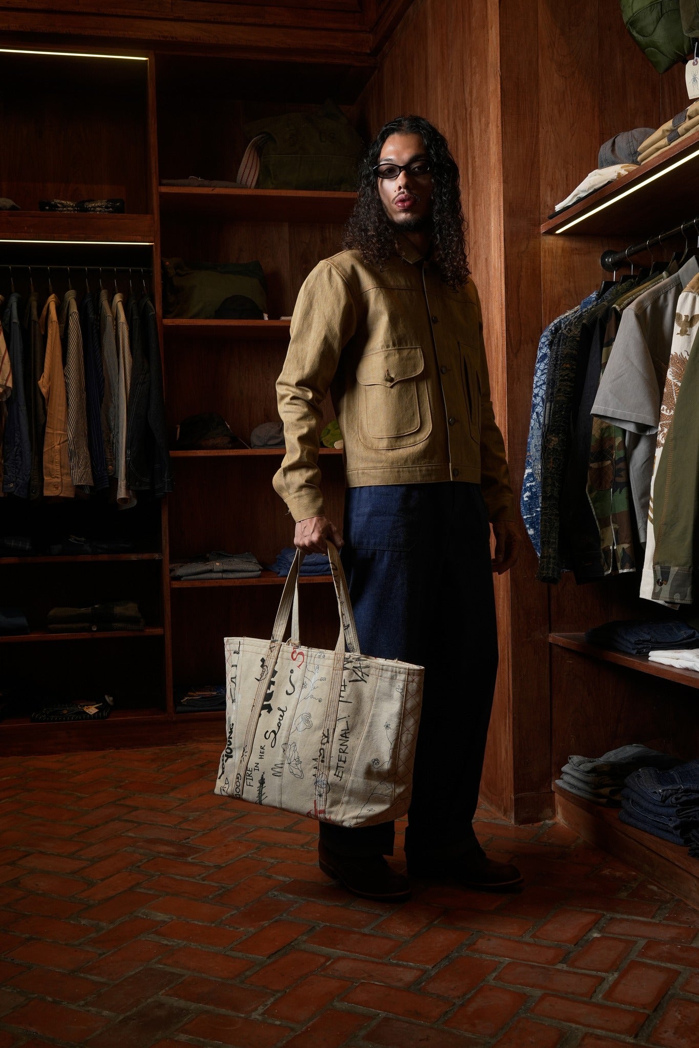 AK/PR/LOT2/ACC/032 Tote Flying Tiger (Blue) Vintage Cream Canvas with buckle & hand-painted detail - CREAM