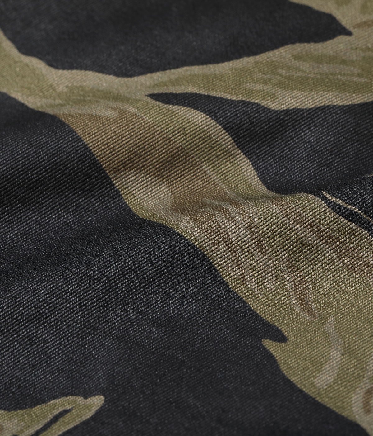 BR15778 WILLIAM GIBSON COLLECTION BLACK TIGER PATTERN JACKET OVER DYE - BLACK