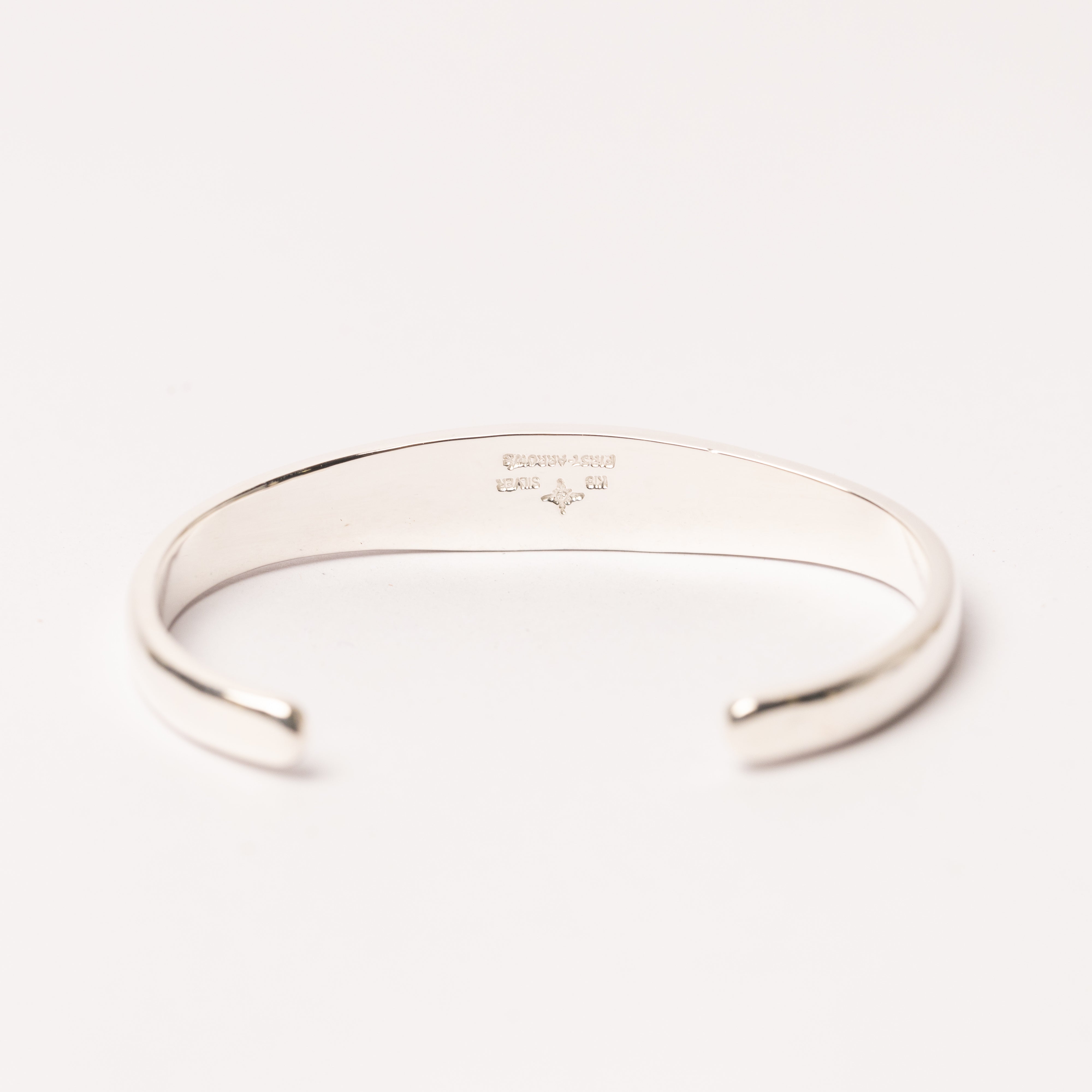 BR-210 K18 oval stamp bangle