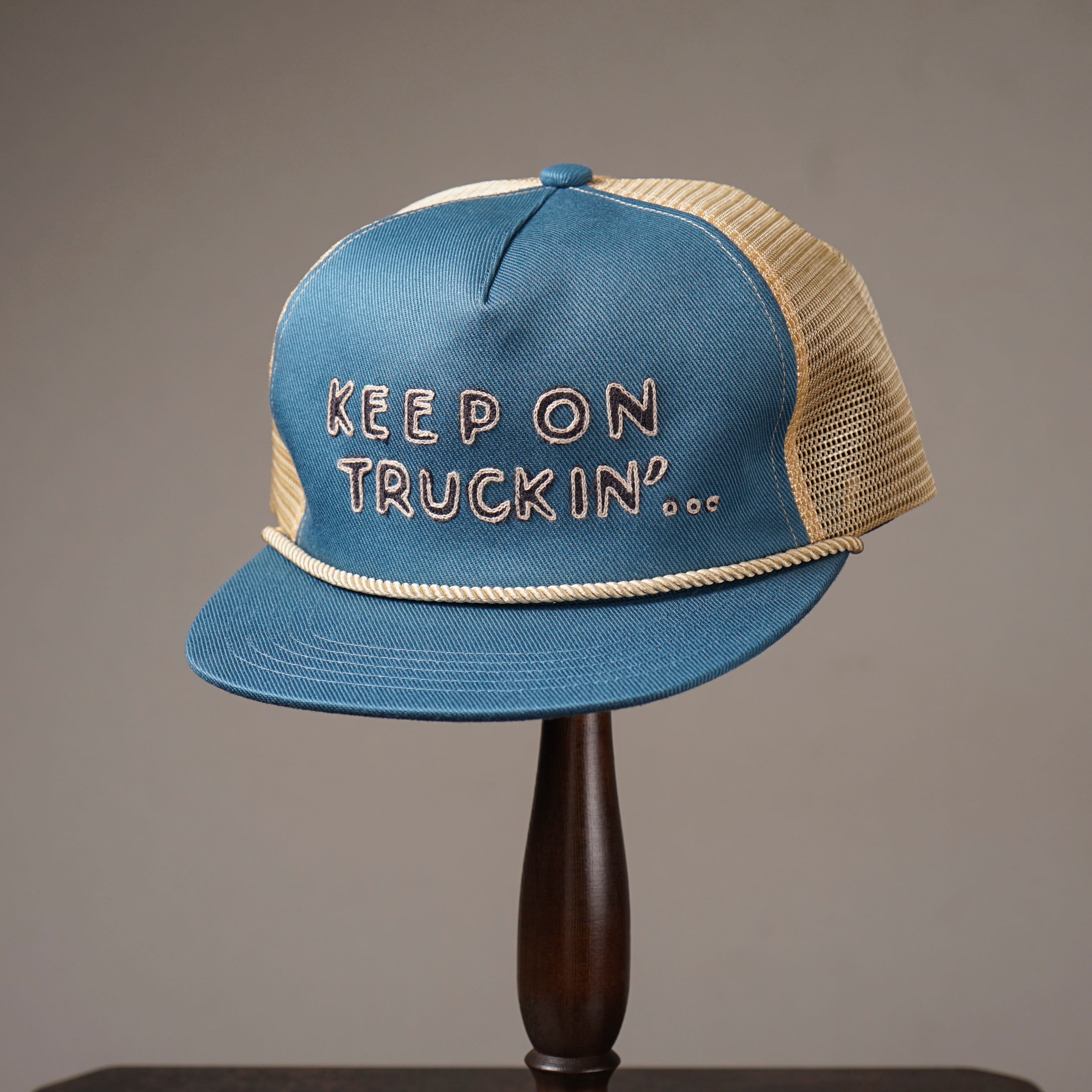 KEEP ON TRUCKIN' - TRUCKER CAP - BLUE