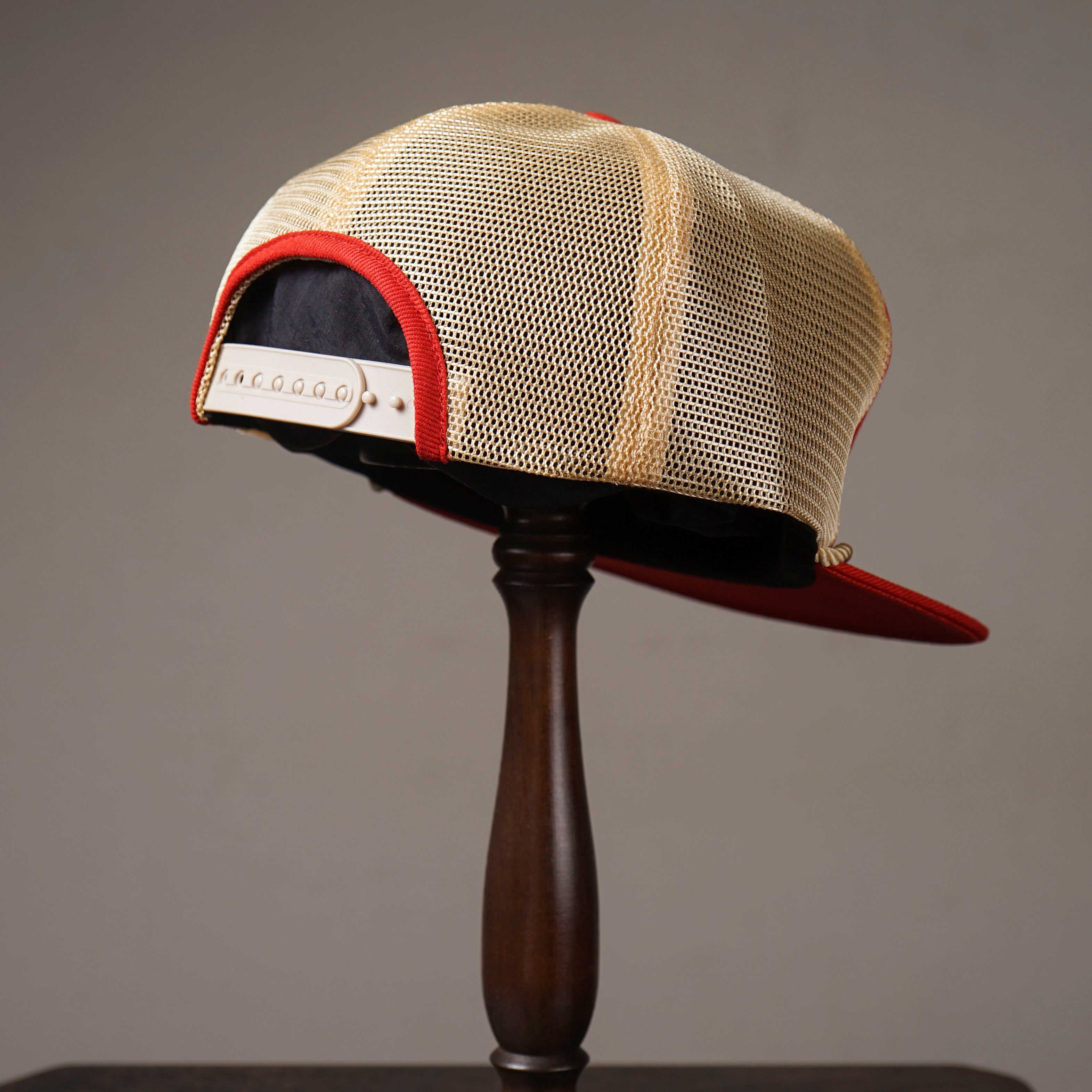 KEEP ON TRUCKIN' - TRUCKER CAP - RED