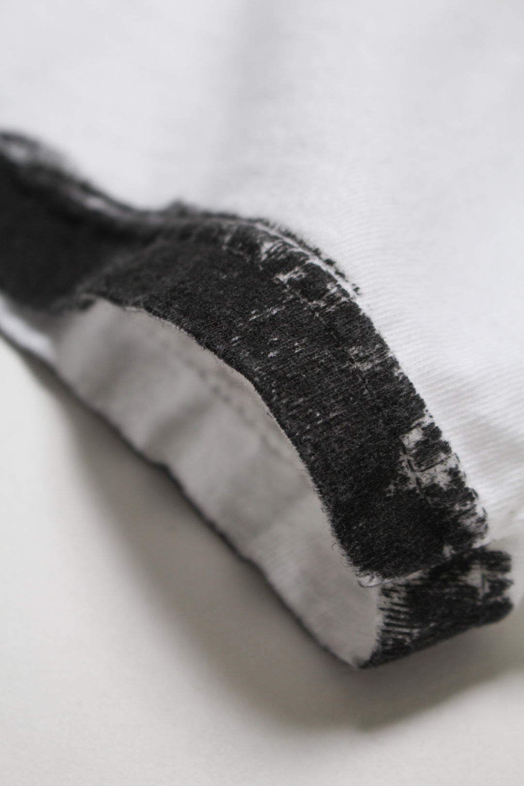 #7 VINYL TRIM TEE - WHITExBLACK