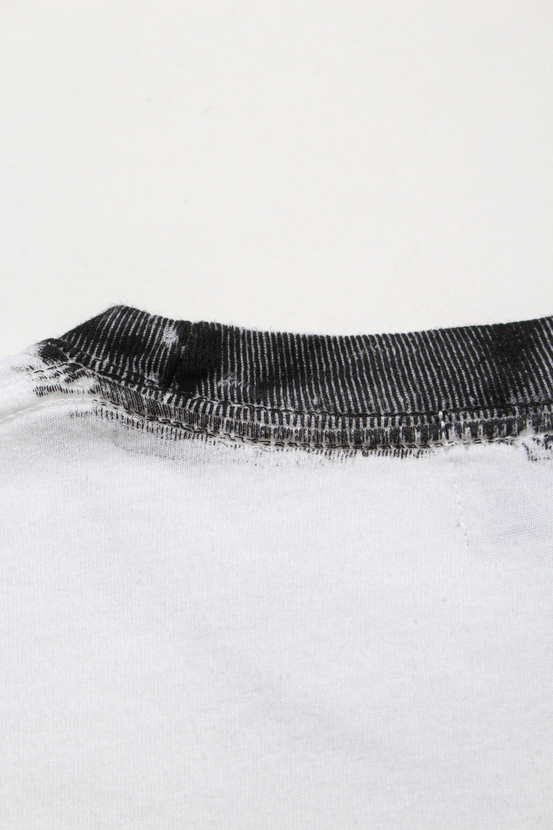#7 VINYL TRIM TEE - WHITExBLACK