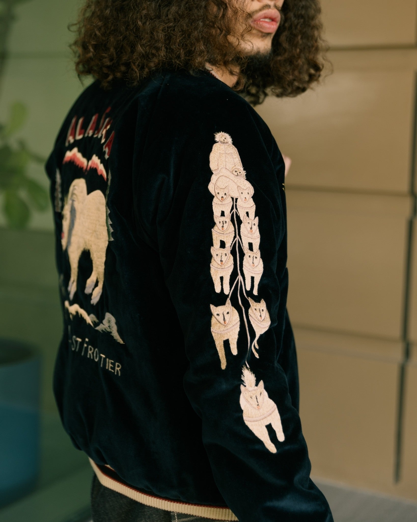 TT15544-128 LATE 1950S STYLE VELVETEEN SOUVENIR JACKET MOUNTAIN GOAT × ALASKAN FLAG - NAVY/BLACK