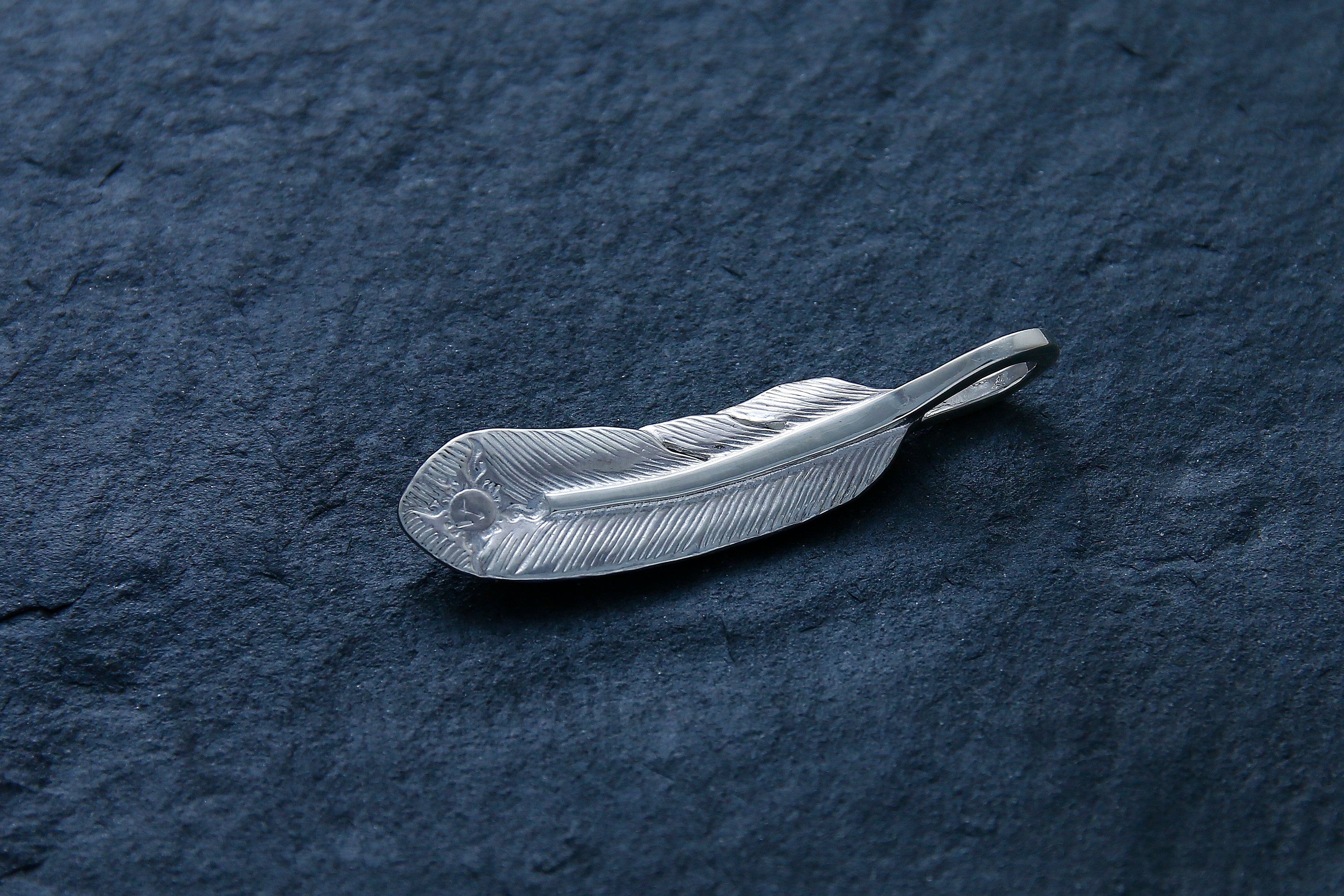 P-005R FEATHER WITH K18 (S)