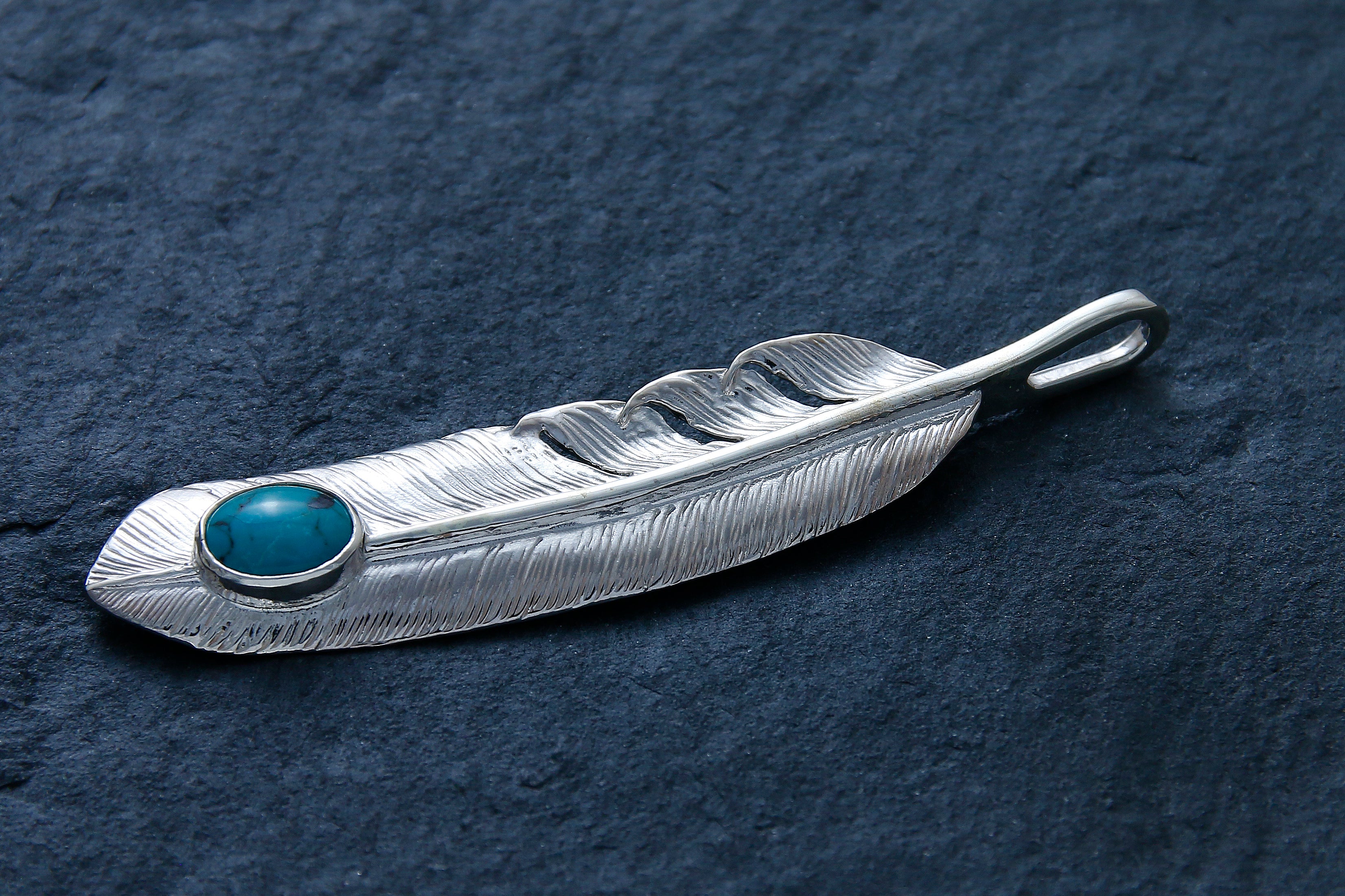 P-003L FEATHER WITH TURQUOISE - WHITE