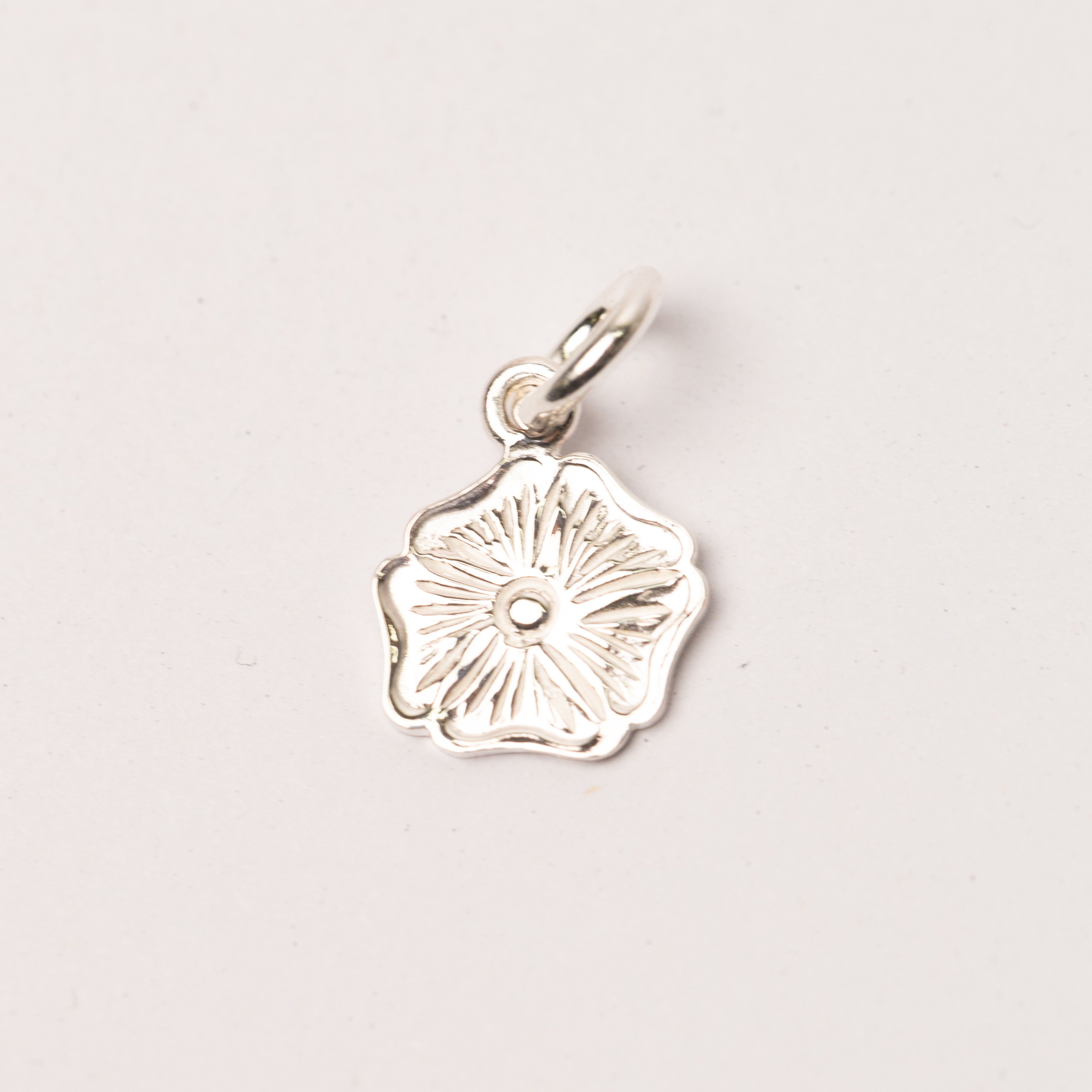 P-681 Indian flower (M)