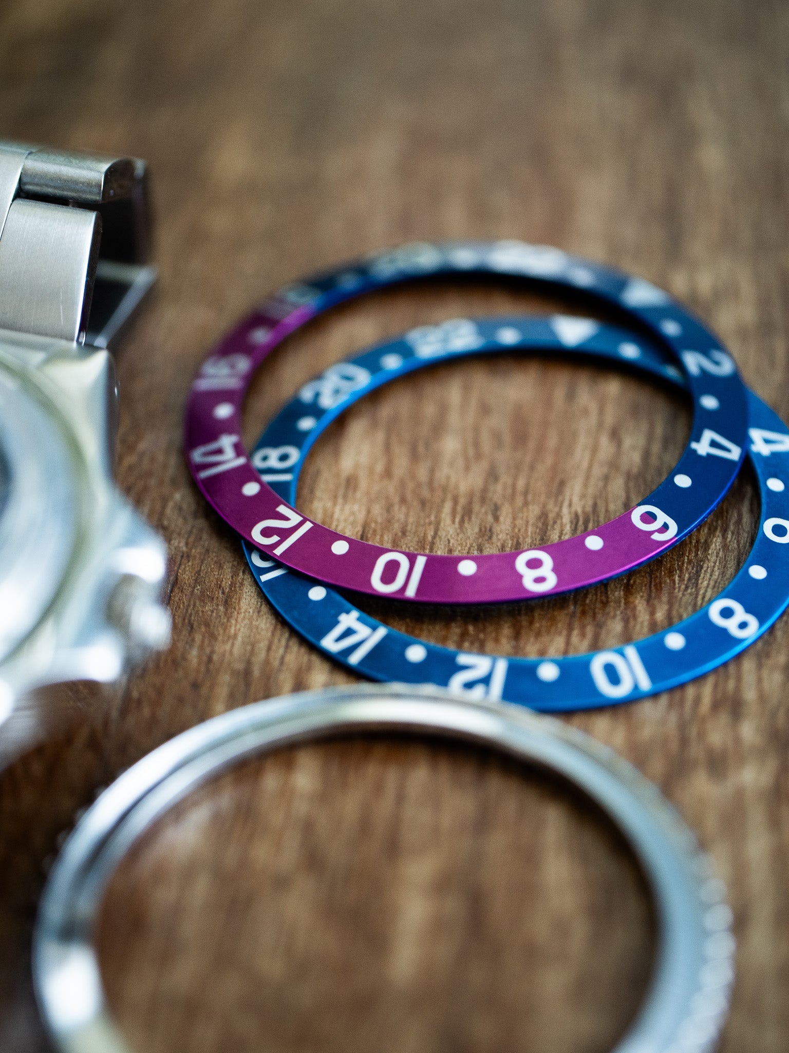 Sanford MKII - Interchangeable Bezel / Fuchsia & BlueBerry Bezel / Aged Edition / Metal Bracelet + Leather Strap Set