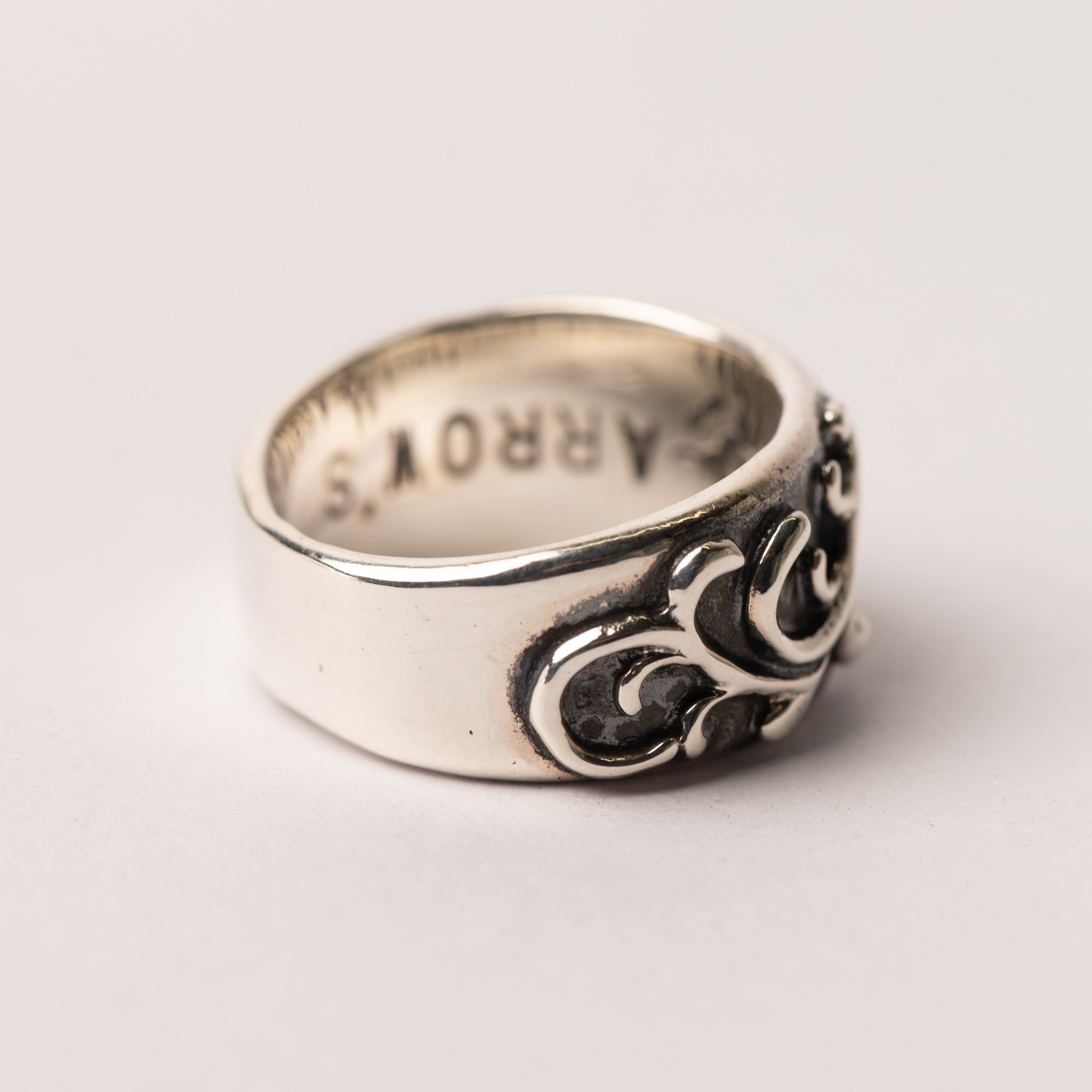 R-012 K18 embossed arabesque carving ring