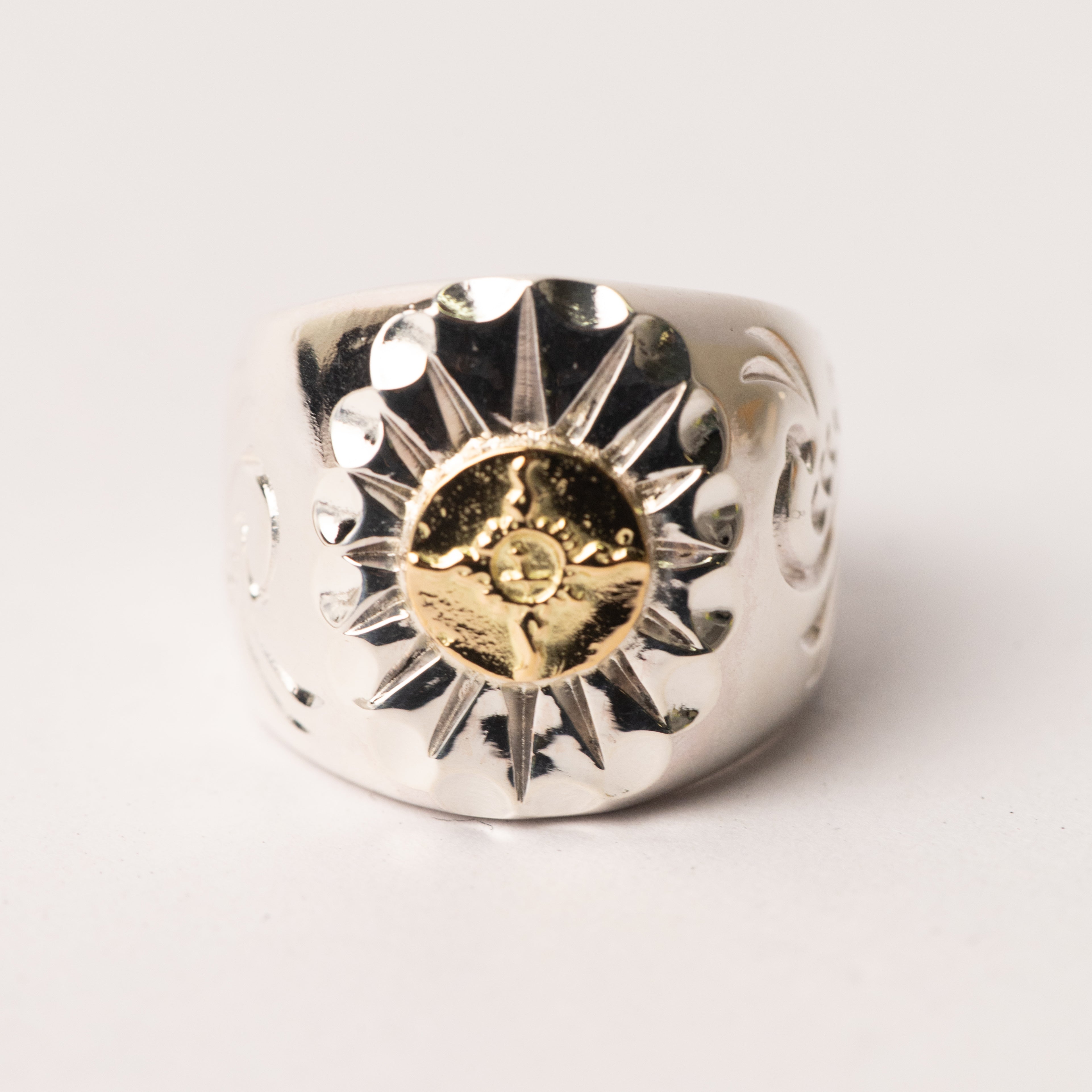 R-096 K18 Sun & Arabesque engraved seal ring
