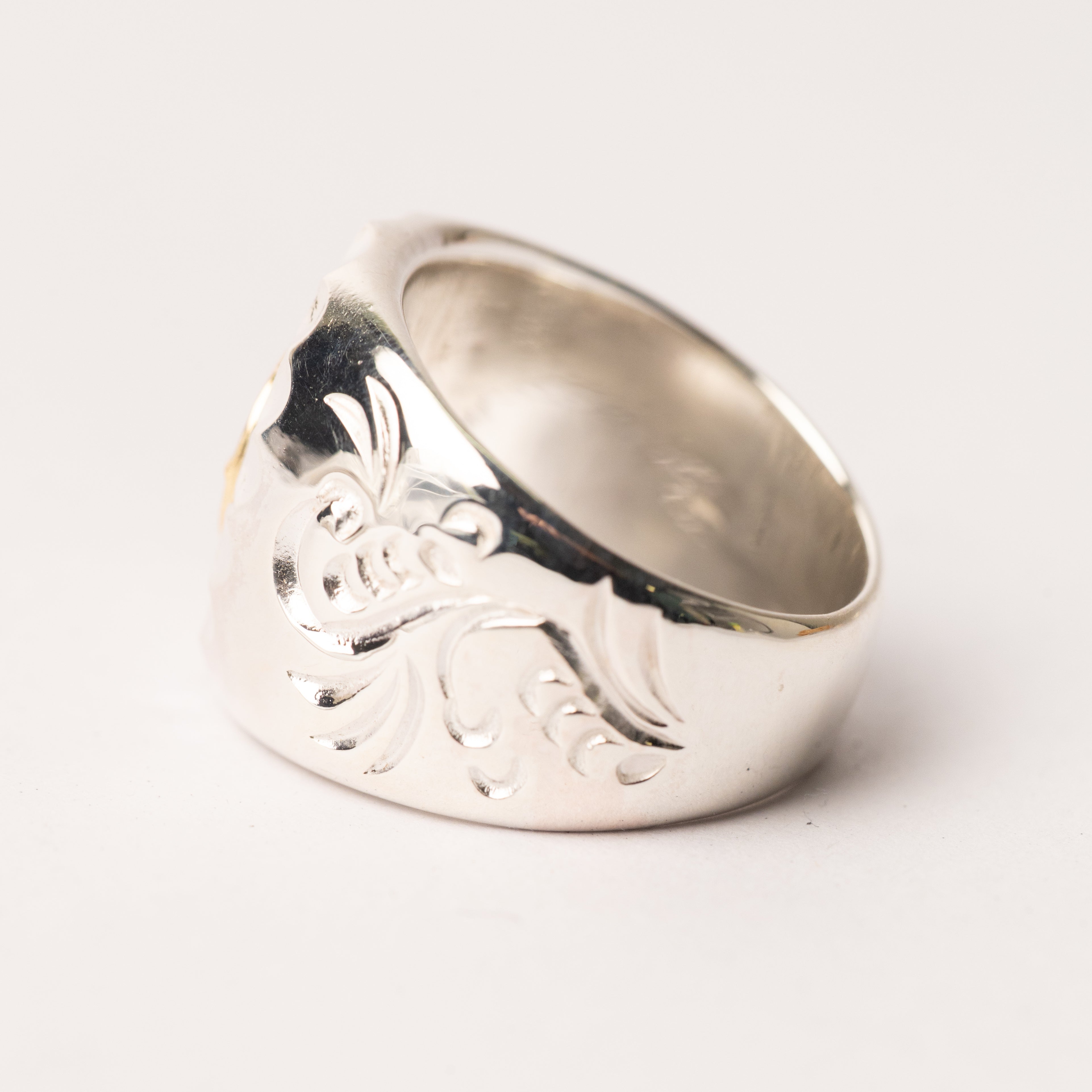 R-096 K18 Sun & Arabesque engraved seal ring