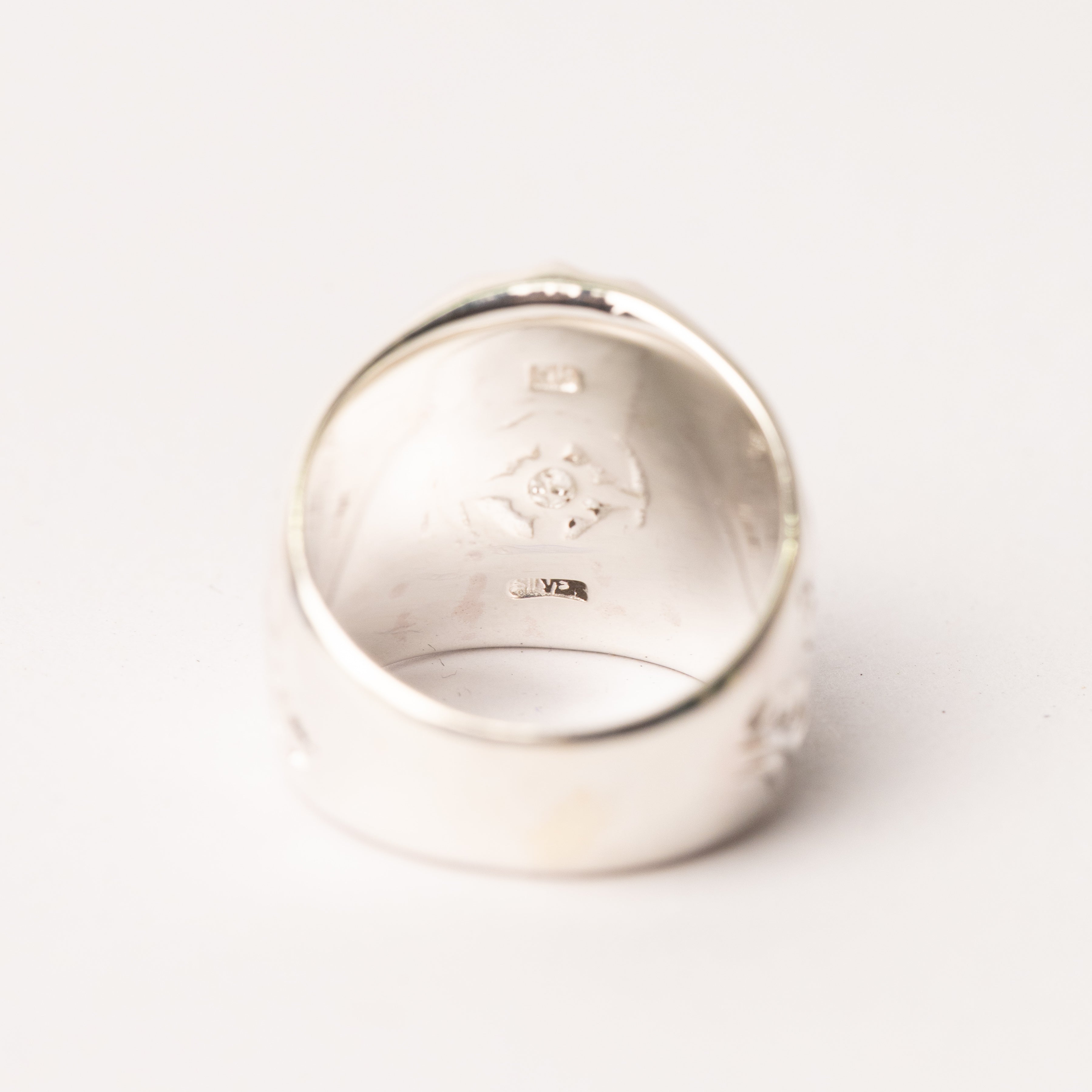 R-096 K18 Sun & Arabesque engraved seal ring