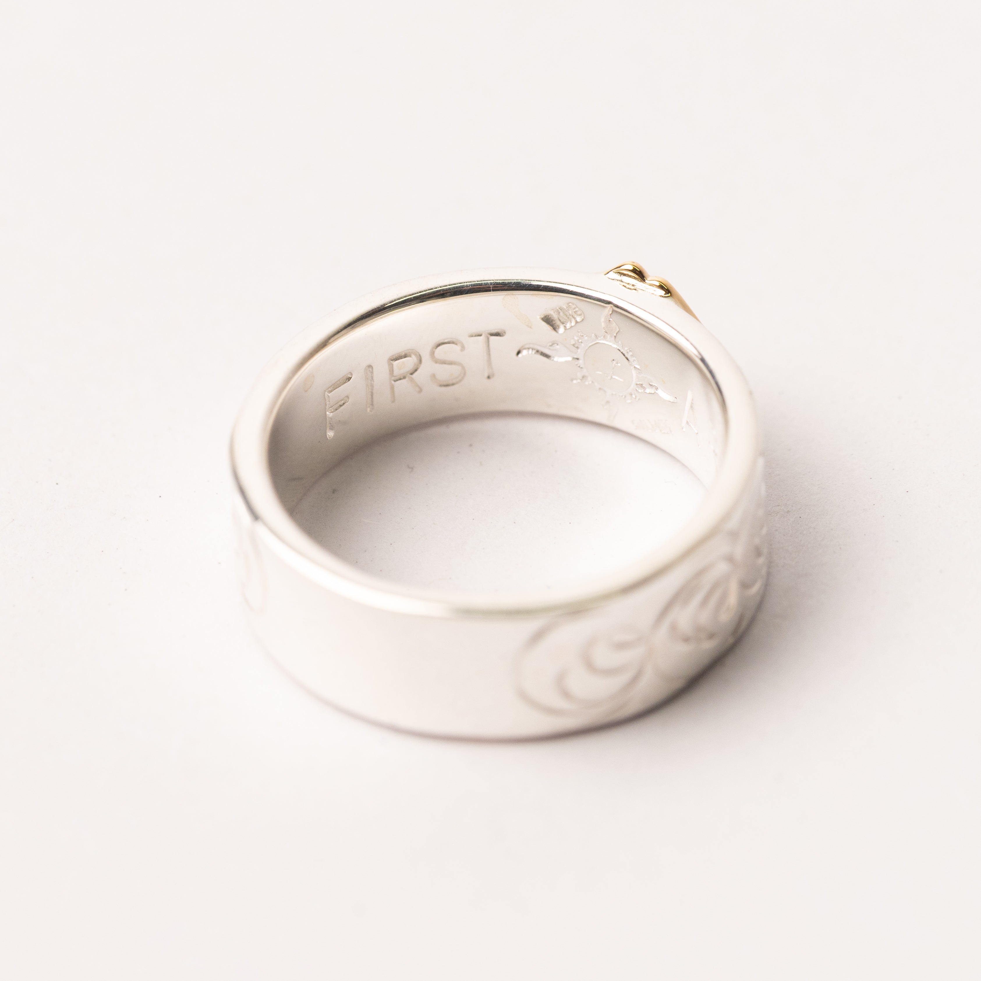 R-222 K18 Indian flower 8mm arabesque engraved flat ring