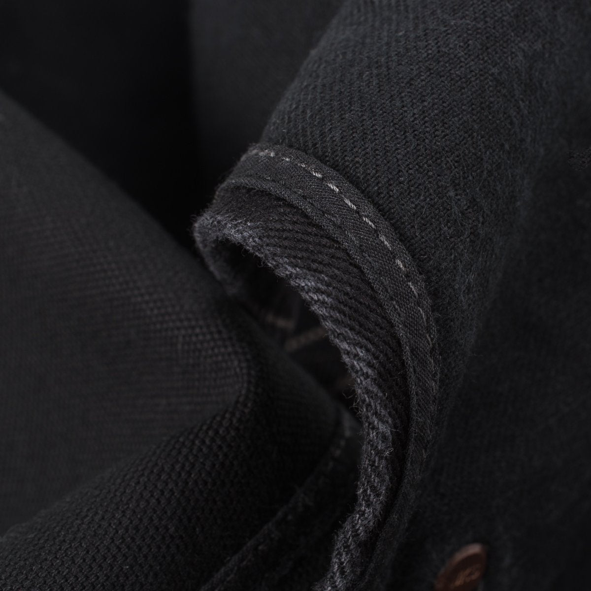 IHV-02 - BLACK WABASH