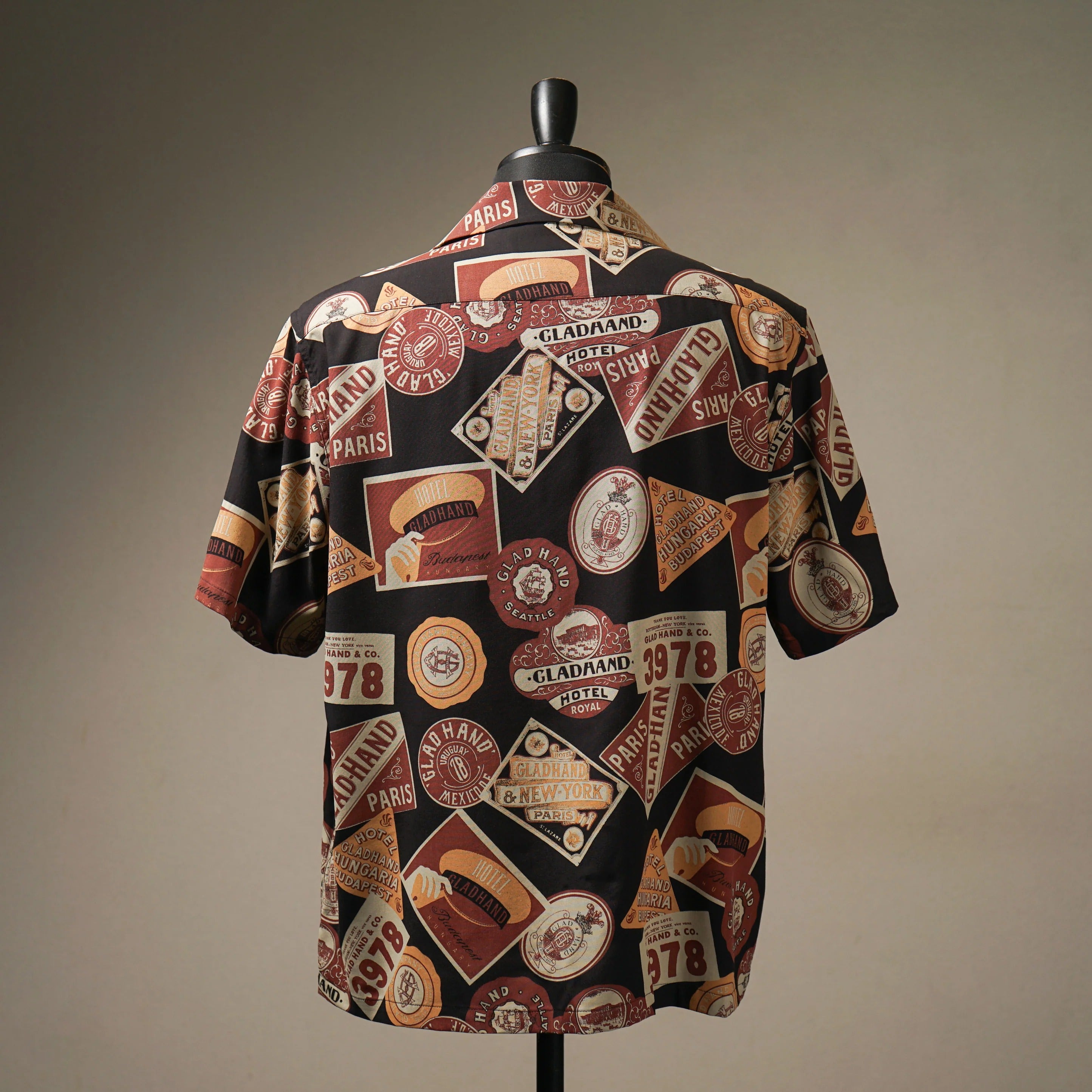 LUGGAGE LABEL - S/S SHIRTS - BLACK