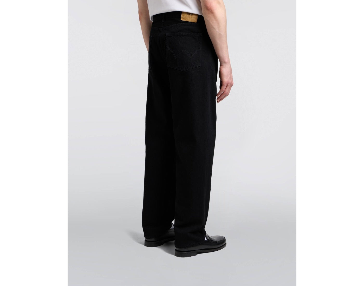 EU104Z-401 LOOSE FIT - BLACK UNWASHED