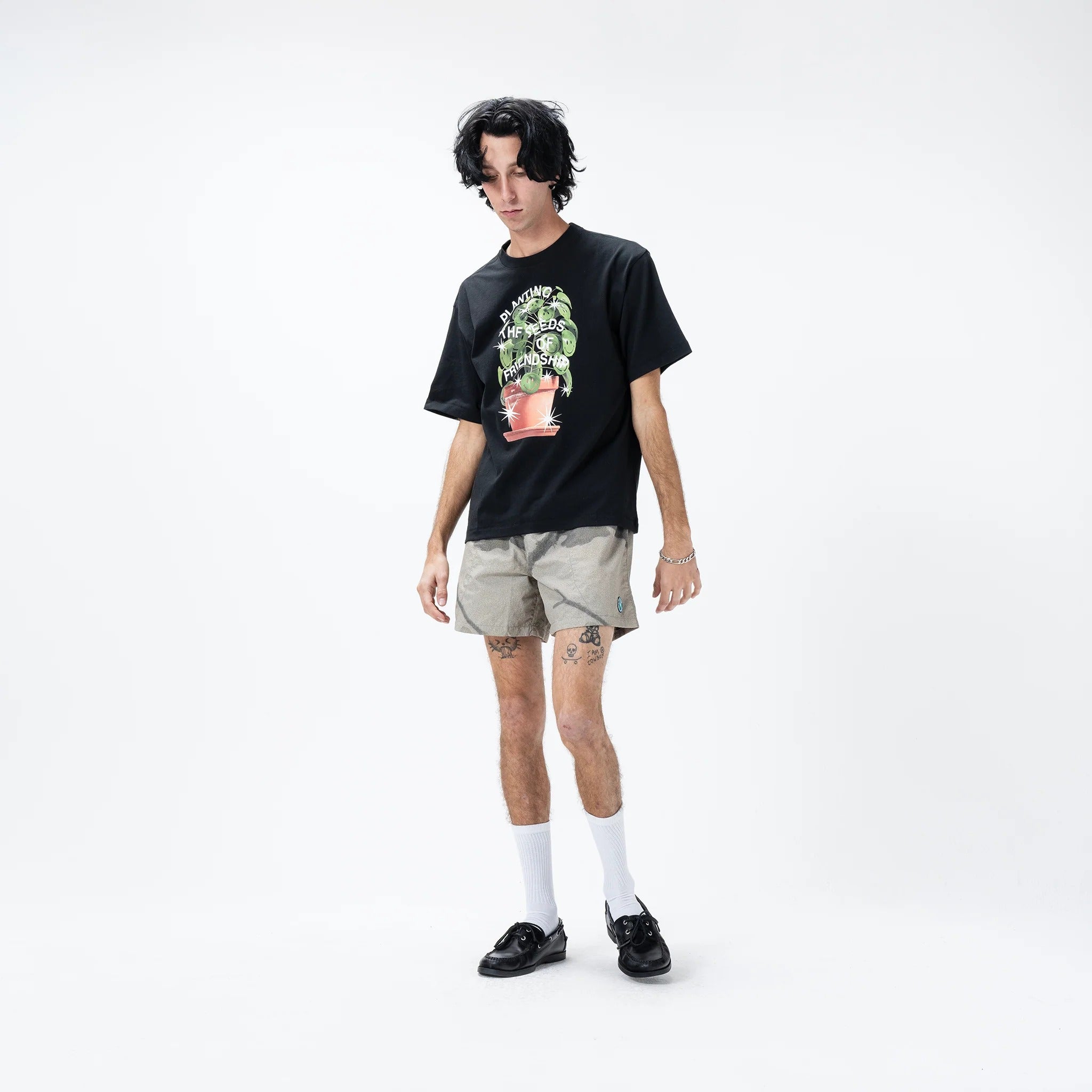 SMILEY SEEDS OF FRIENDSHIP T-SHIRT - BLACK