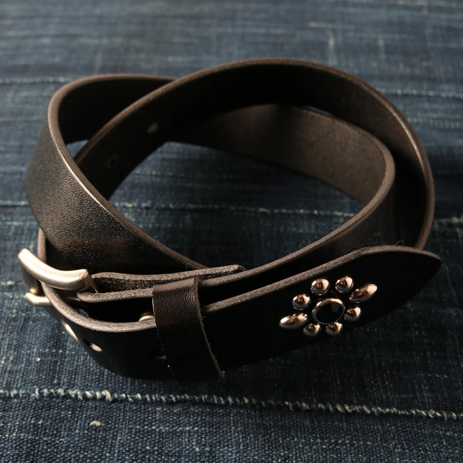 LE-4343 30mm Leather Studs Belt (Summer Oil Leather) - BLACK
