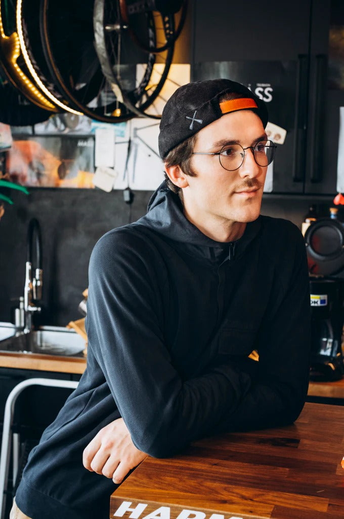 MIKI DOCKER HAT VELVET CORDUROY - BLACK