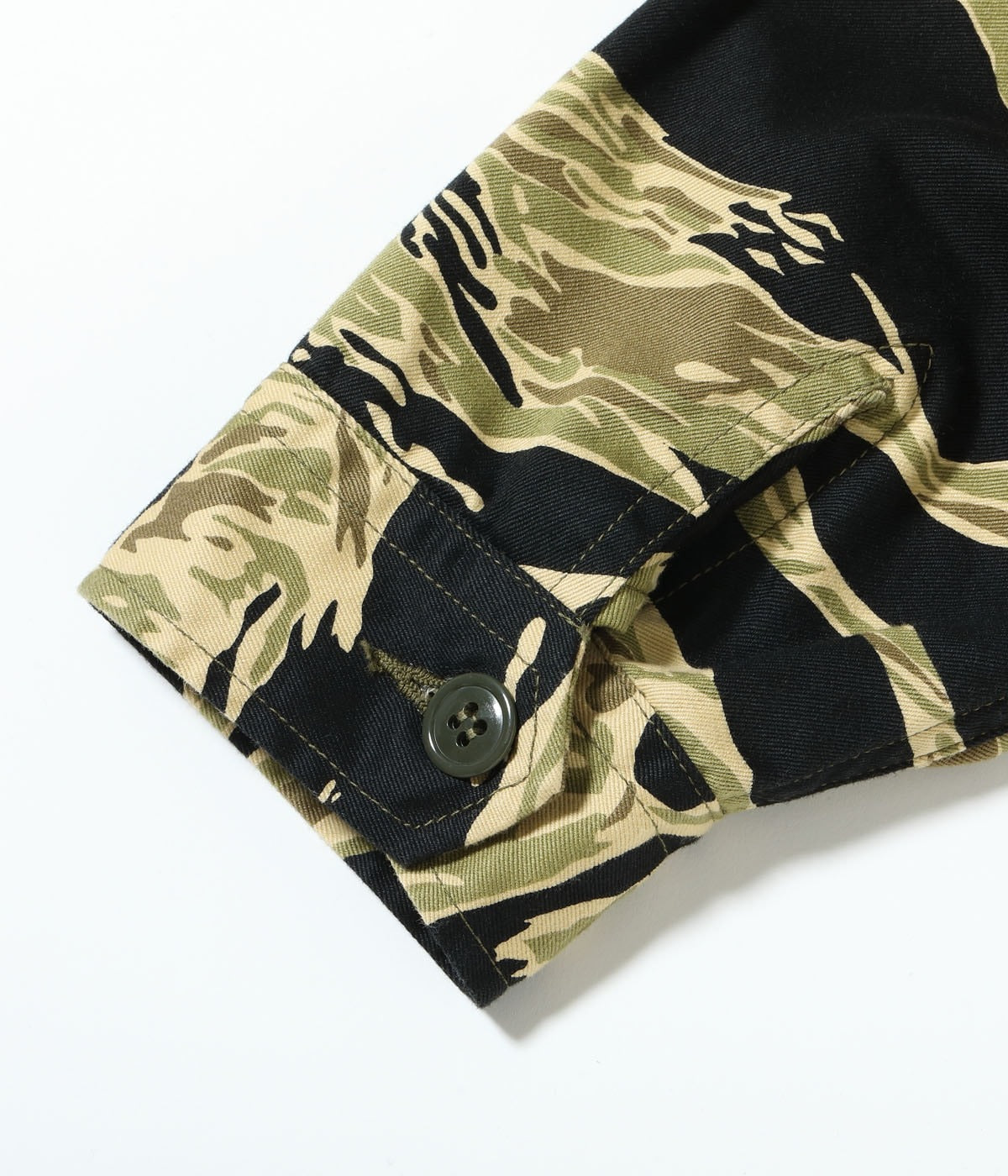 BR15587 GOLD TIGER PATTERN JACKET - BLACK