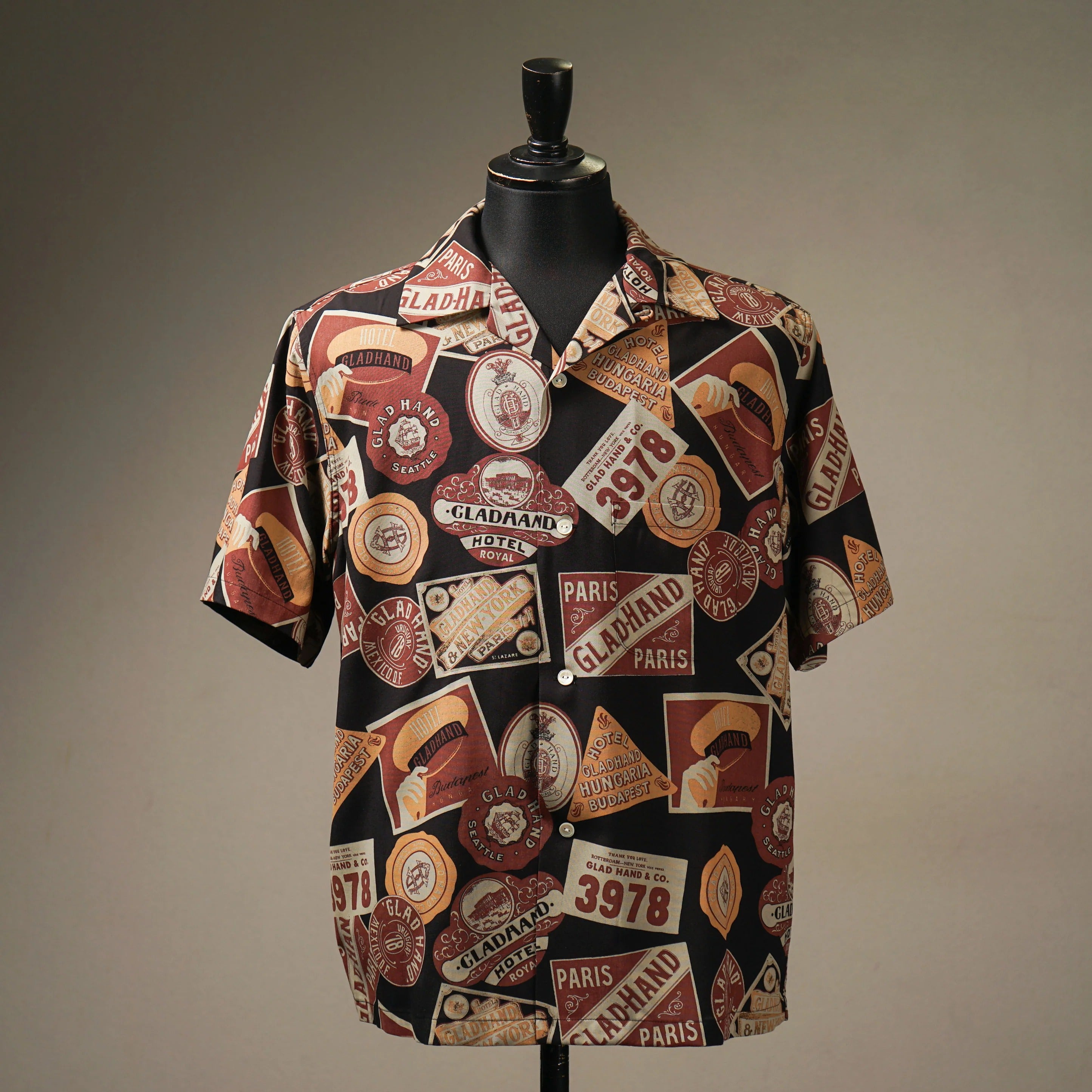 LUGGAGE LABEL - S/S SHIRTS - BLACK