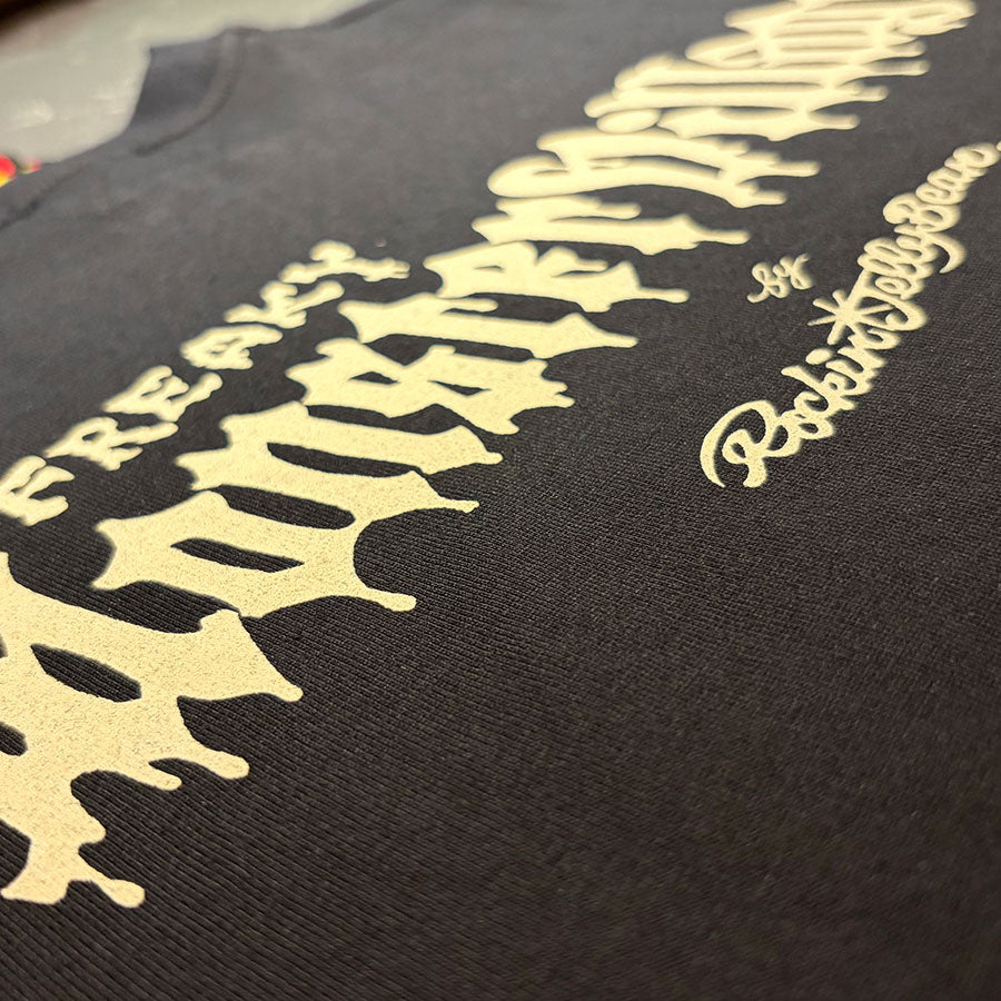 "Hairly Bobby" TEE S/S - BLACK