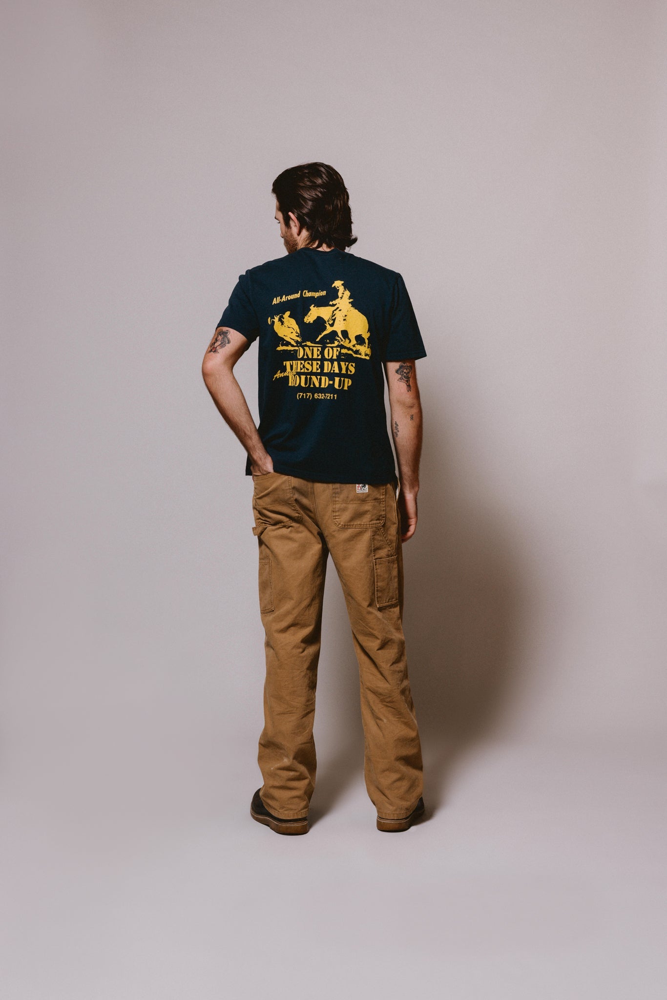 ROUND UP TSHIRT - WASHED BLACK