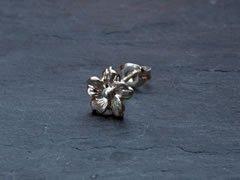 O-056 FLOWER S PIERCED EARRING (CATCH)